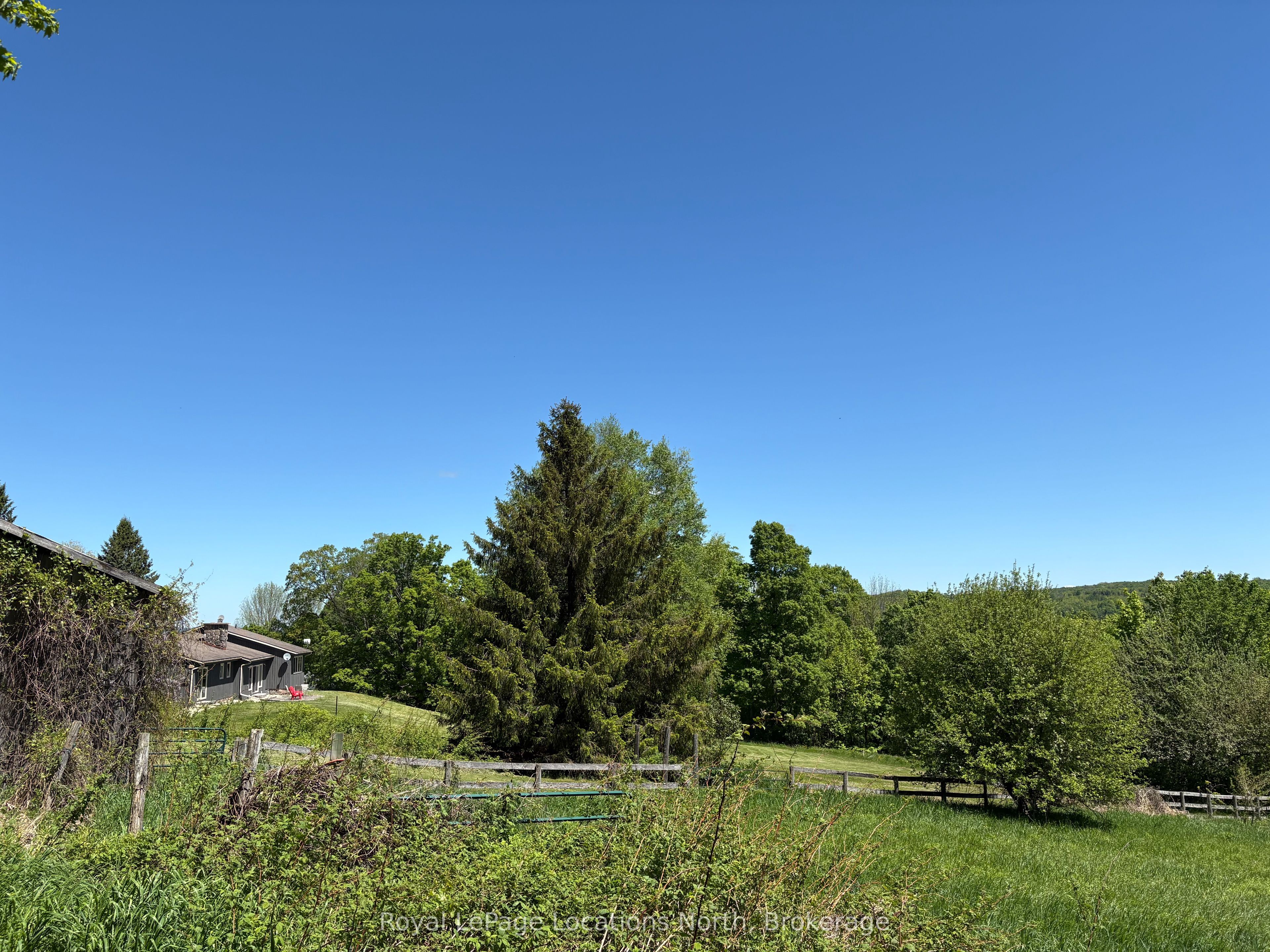446070 Johnston's Side Road Property Photo 4