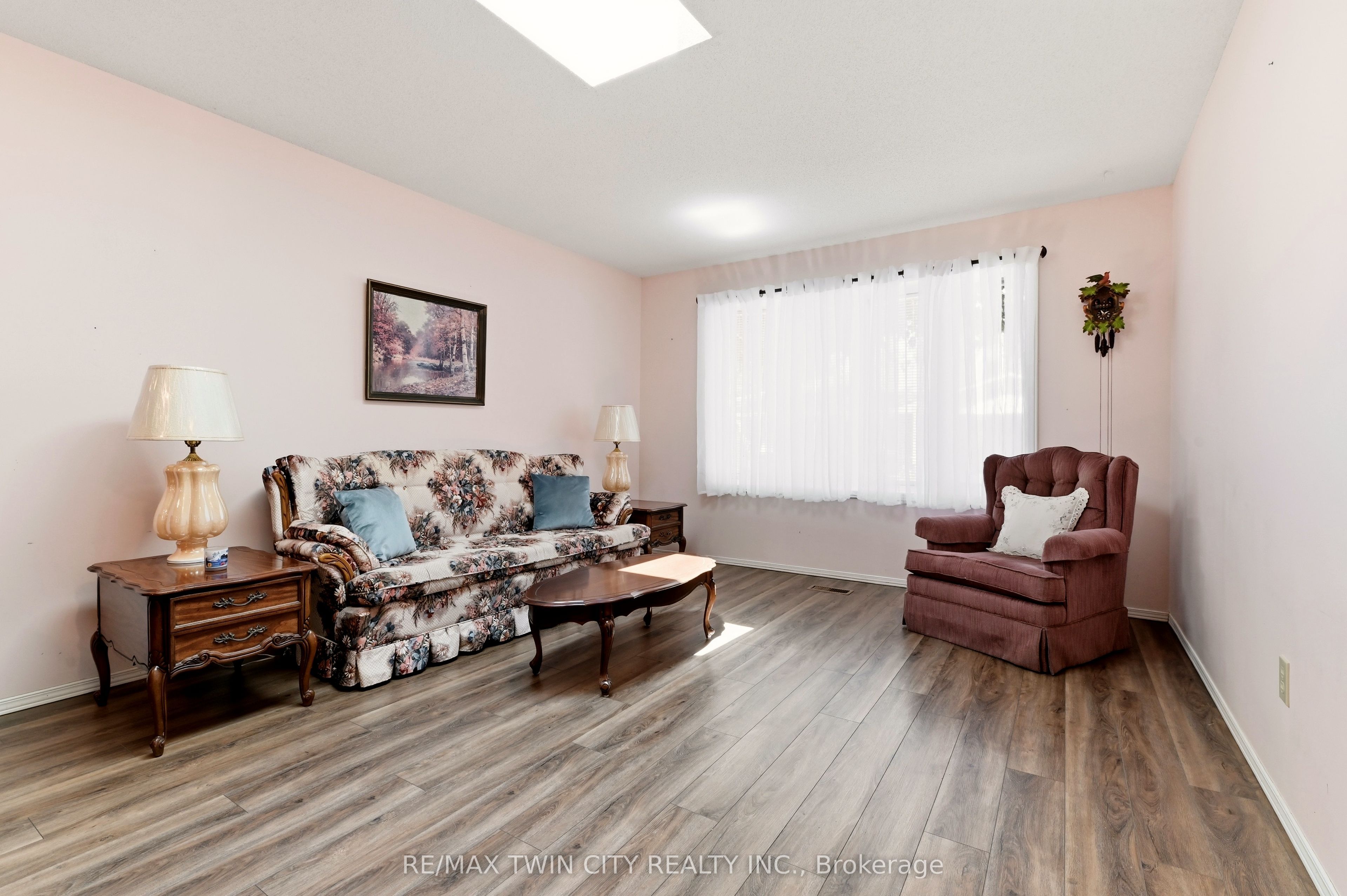 1030 Colborne Street E Property Photo 3