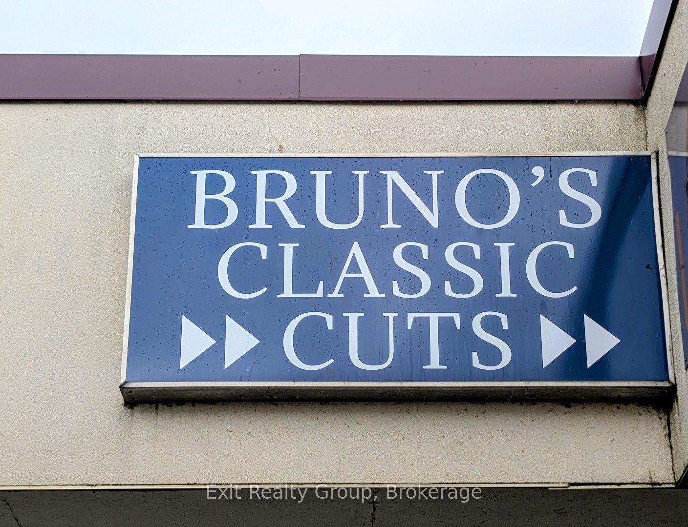 266 Dundas Street E