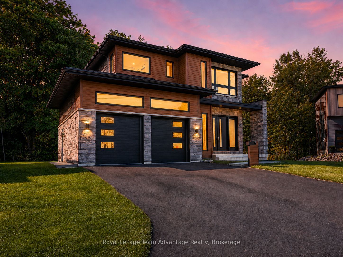 53 Dennis Drive