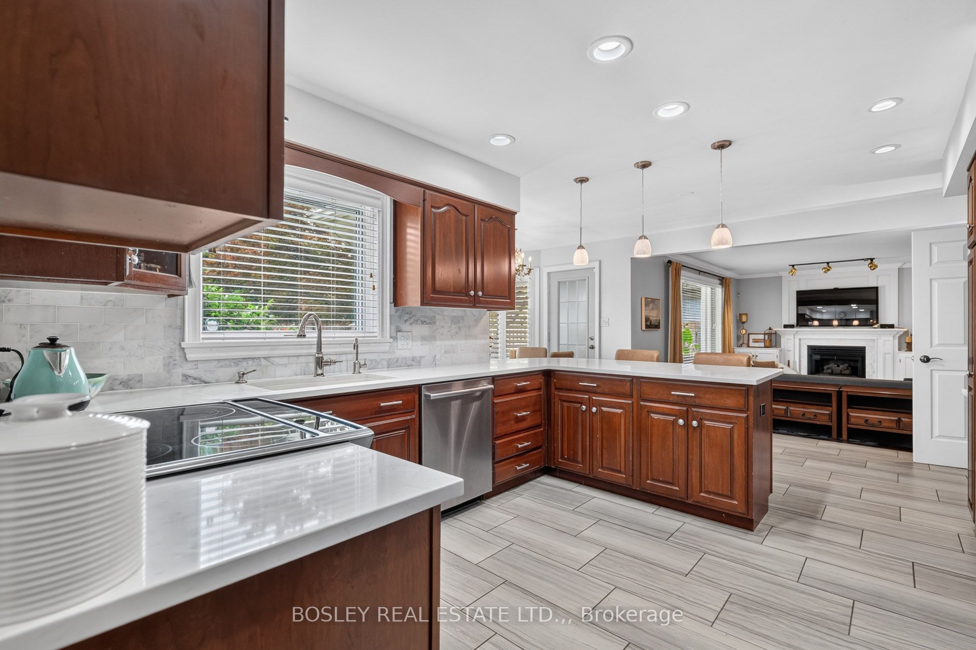 28 Arbour Glen Drive Property Photo 4