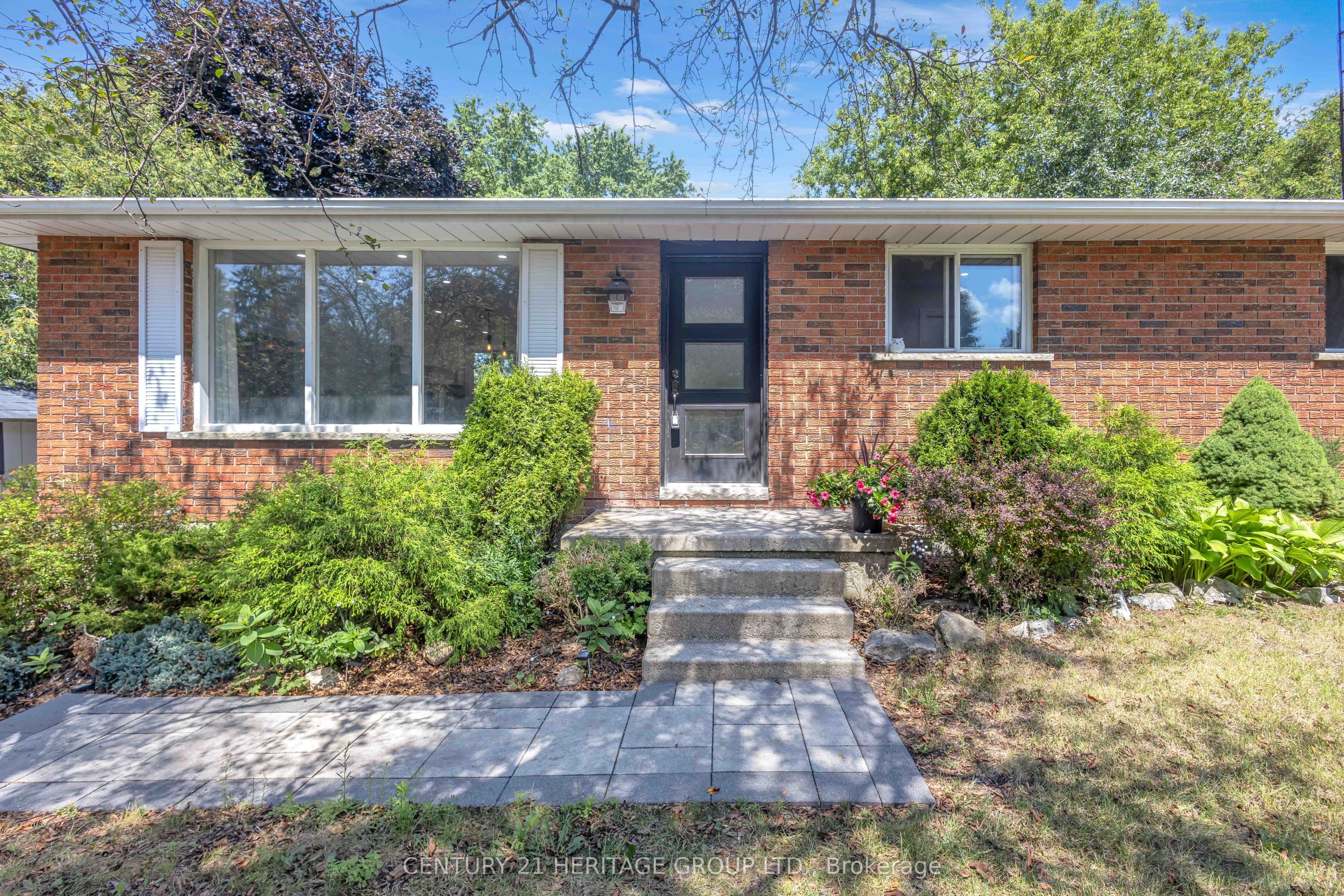 30 Ridgeway Avenue Property Photo 6