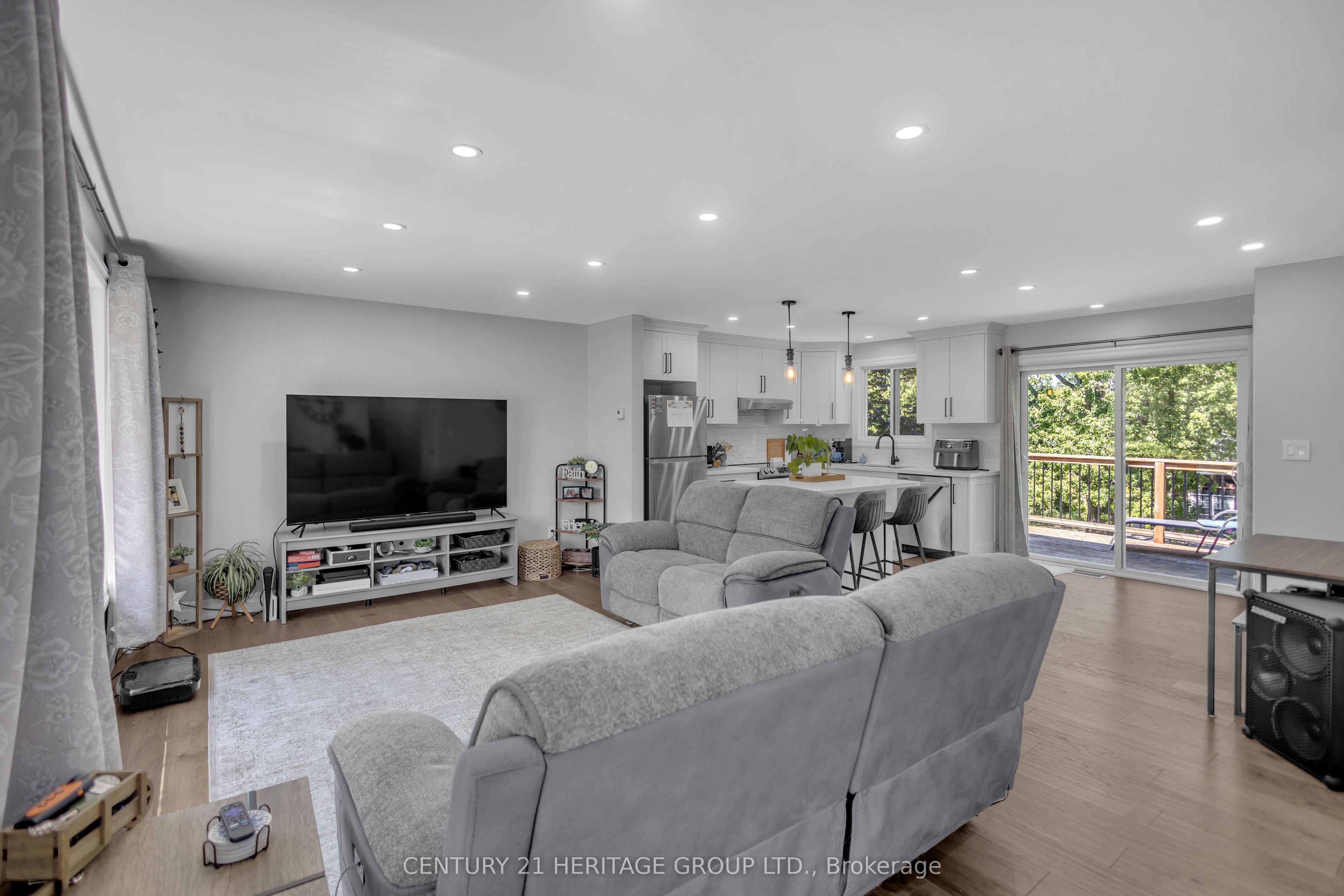 30 Ridgeway Avenue Property Photo 8