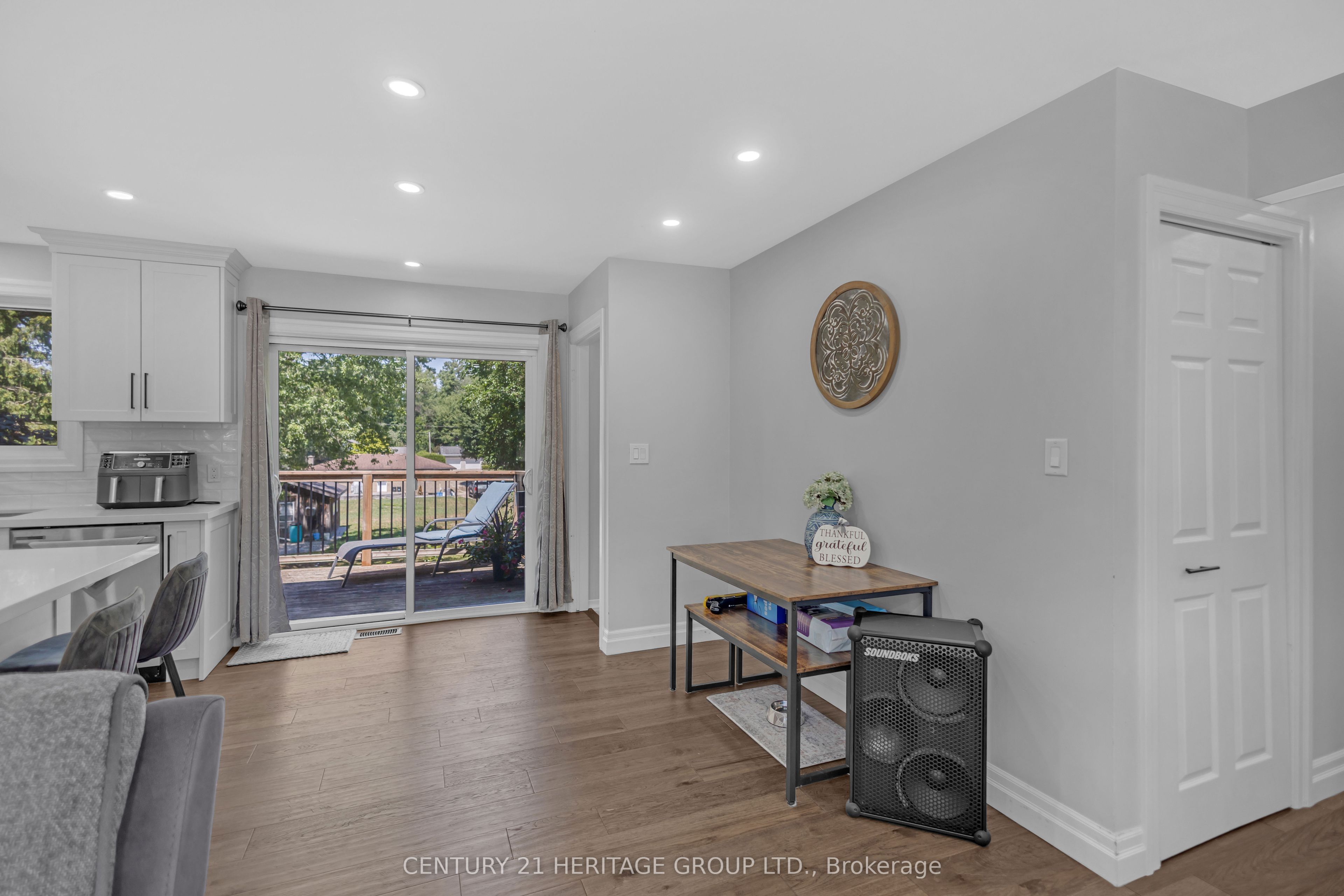 30 Ridgeway Avenue Property Photo 11