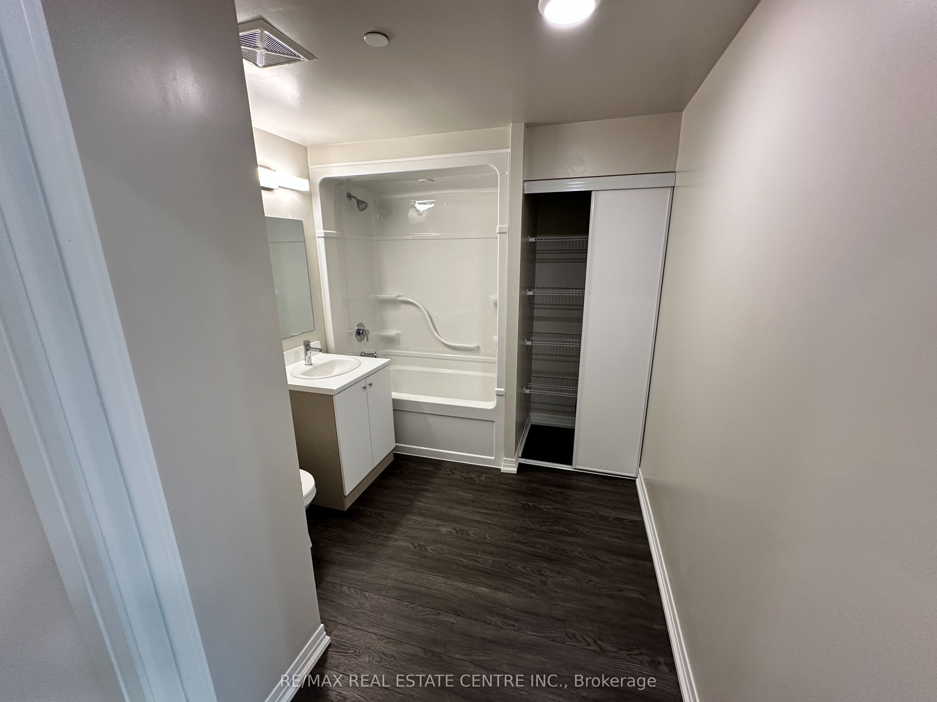 50 Herrick Avenue 243 Property Photo 10