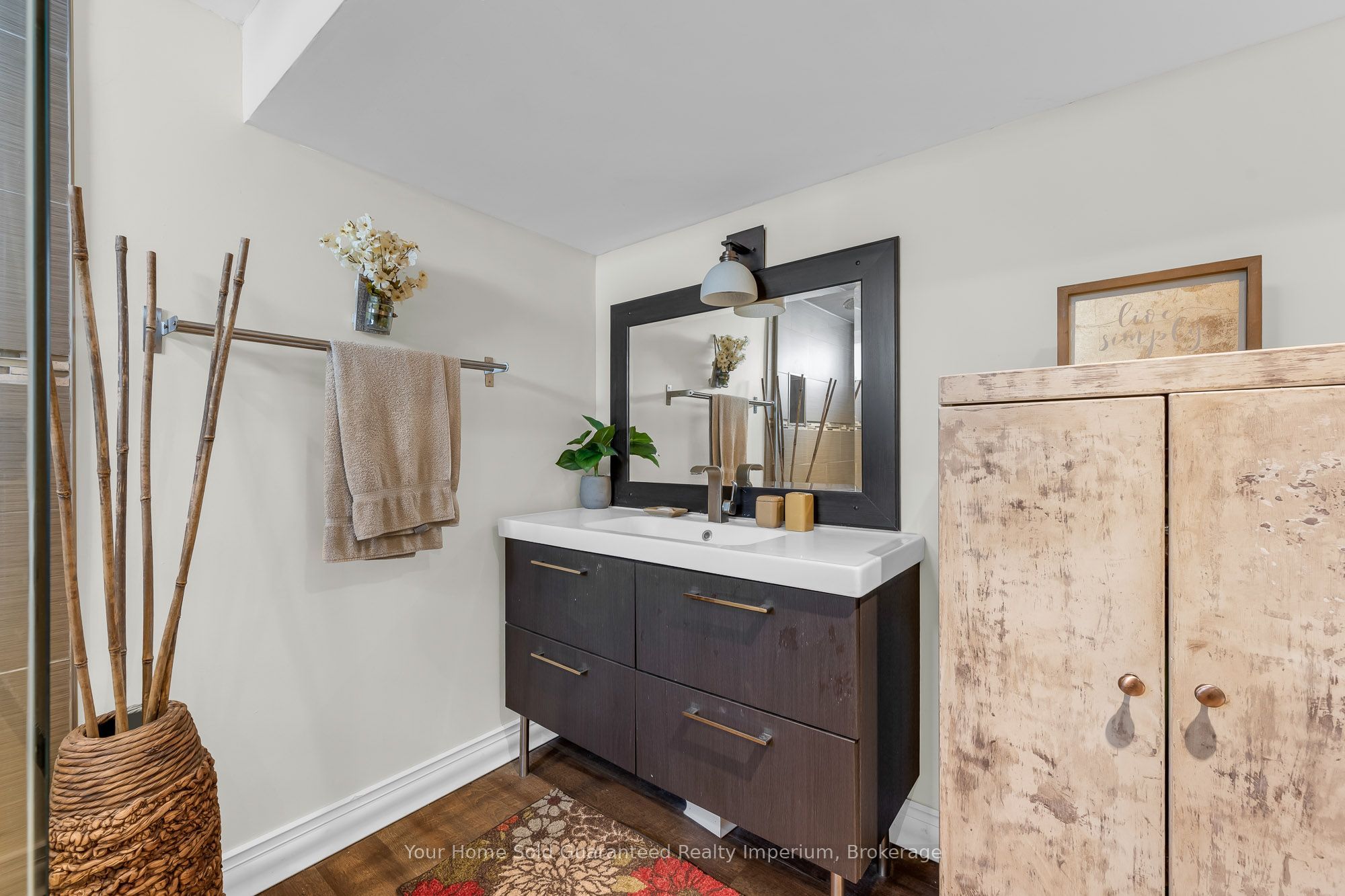 6 Beacon Avenue Property Photo 20