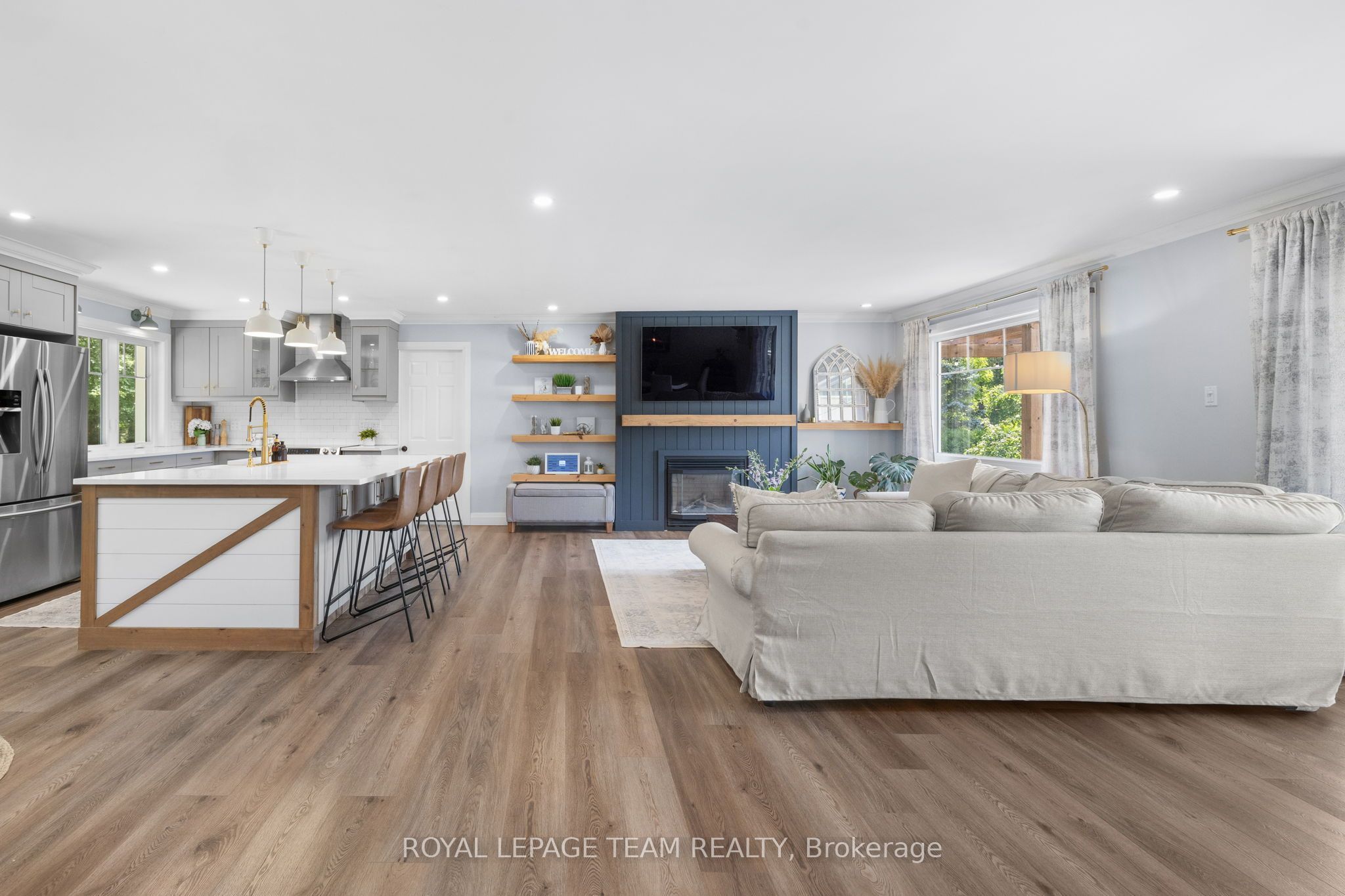 1683 River Road Property Photo 7