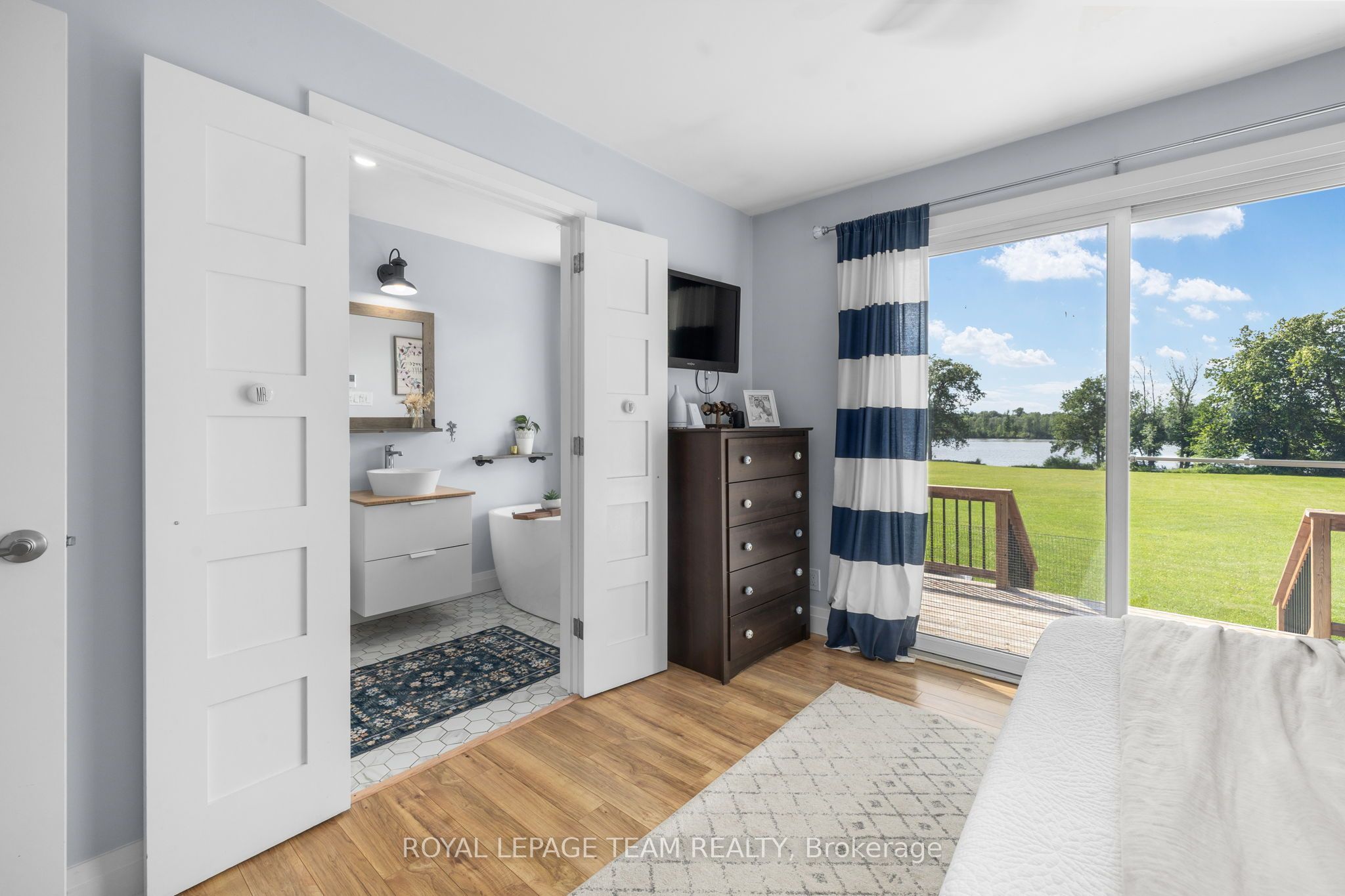 1683 River Road Property Photo 22