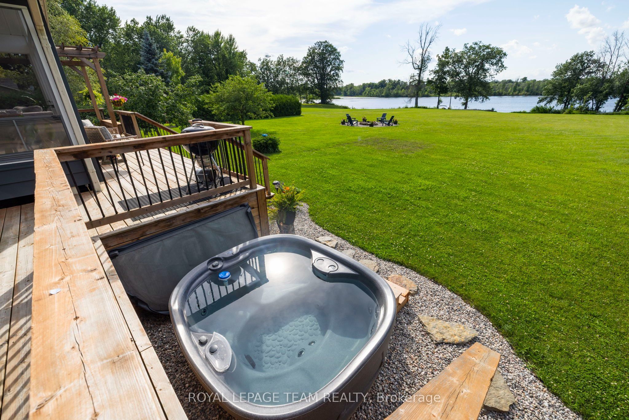 1683 River Road Property Photo 40