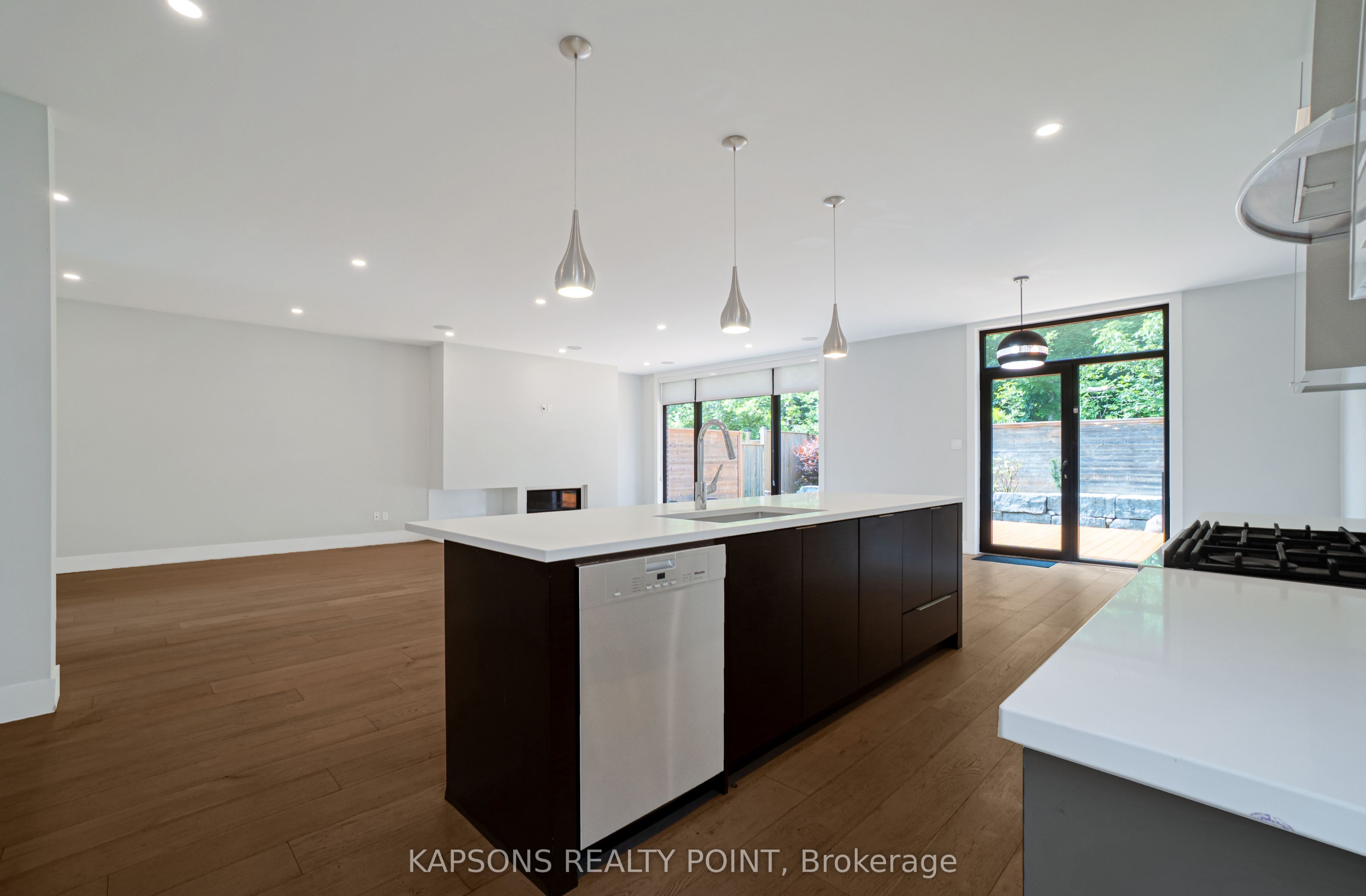 2368 Red Thorne Avenue Property Photo 14