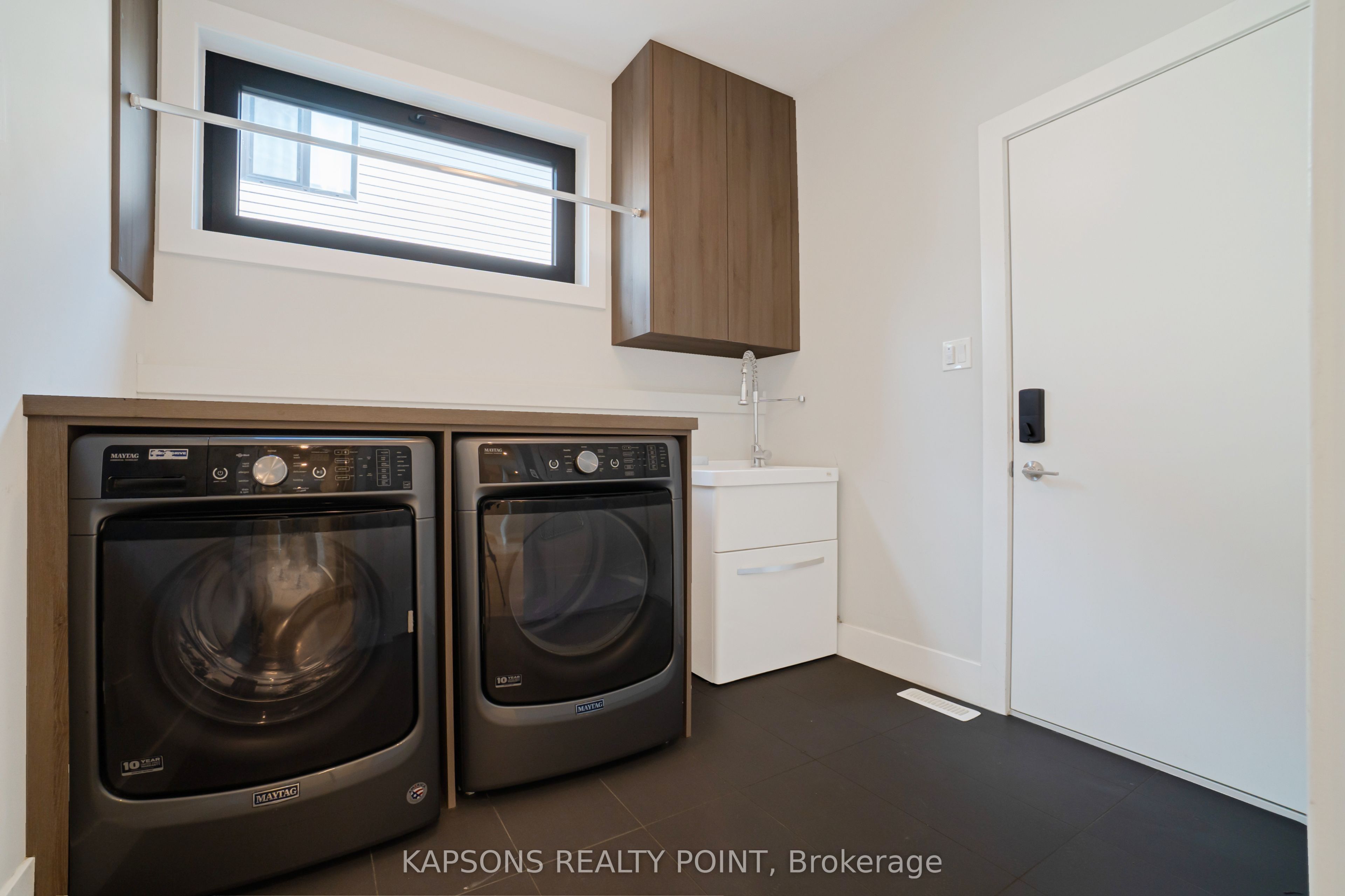 2368 Red Thorne Avenue Property Photo 17
