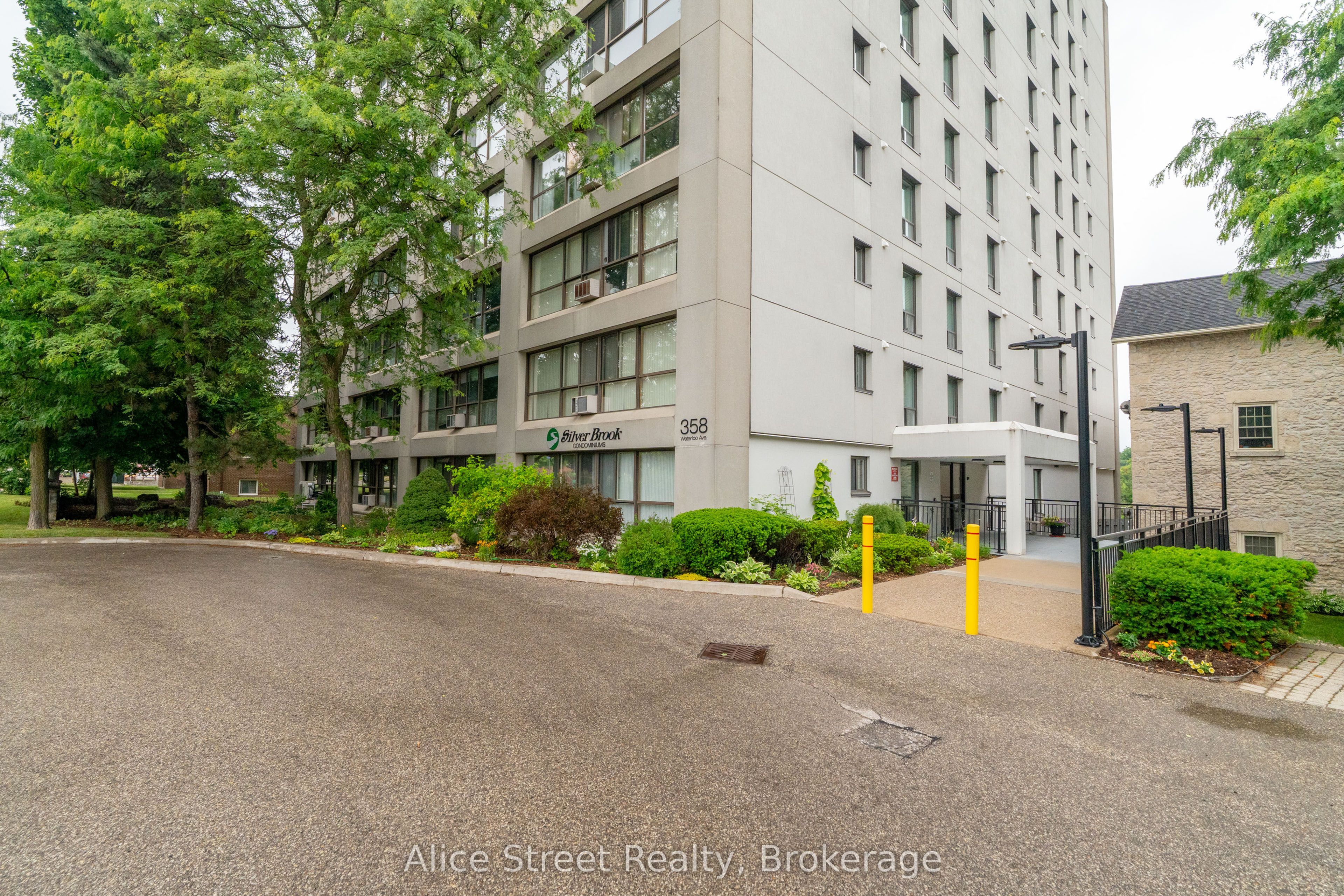 358 Waterloo Avenue 607 Property Photo 2