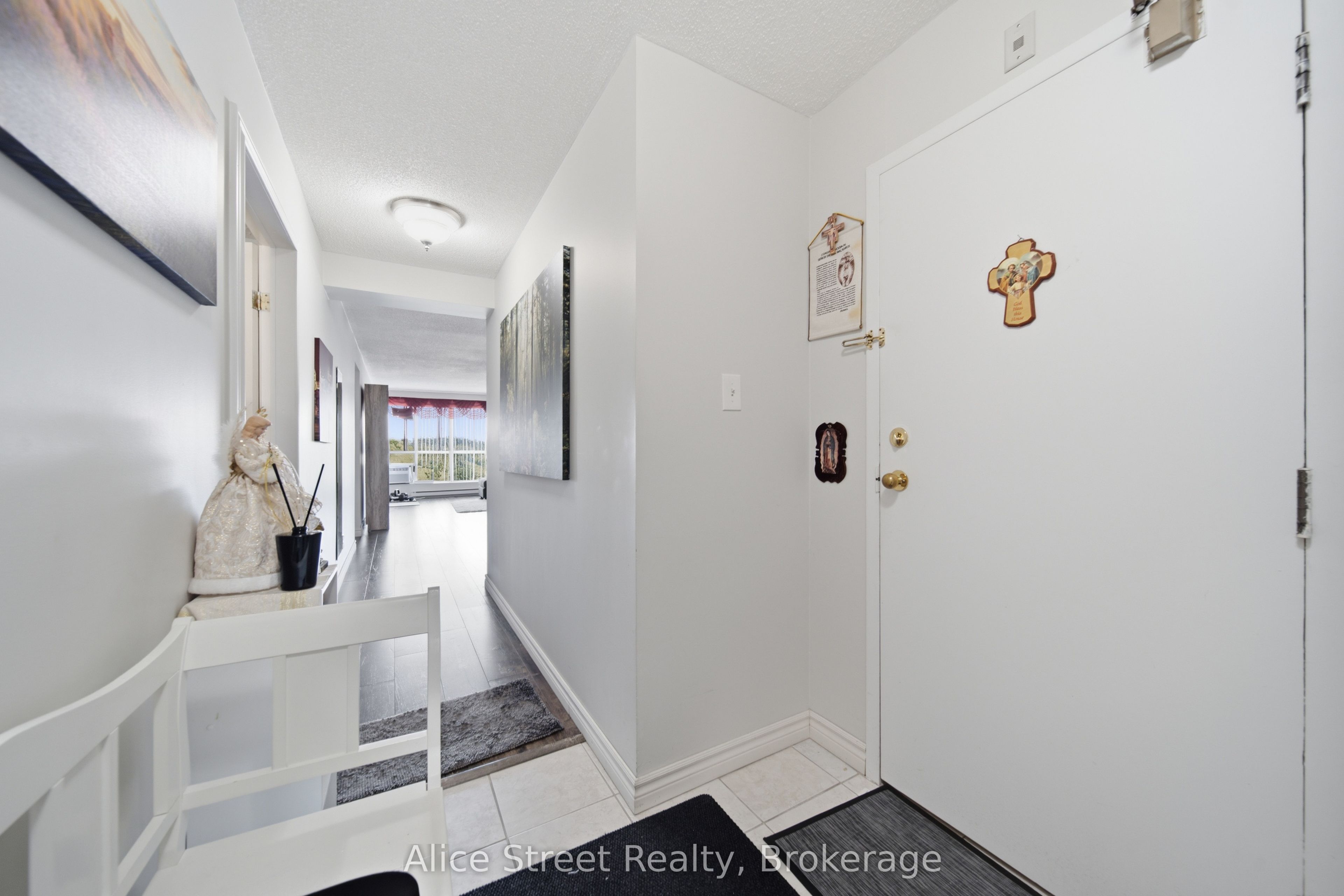 358 Waterloo Avenue 607 Property Photo 6