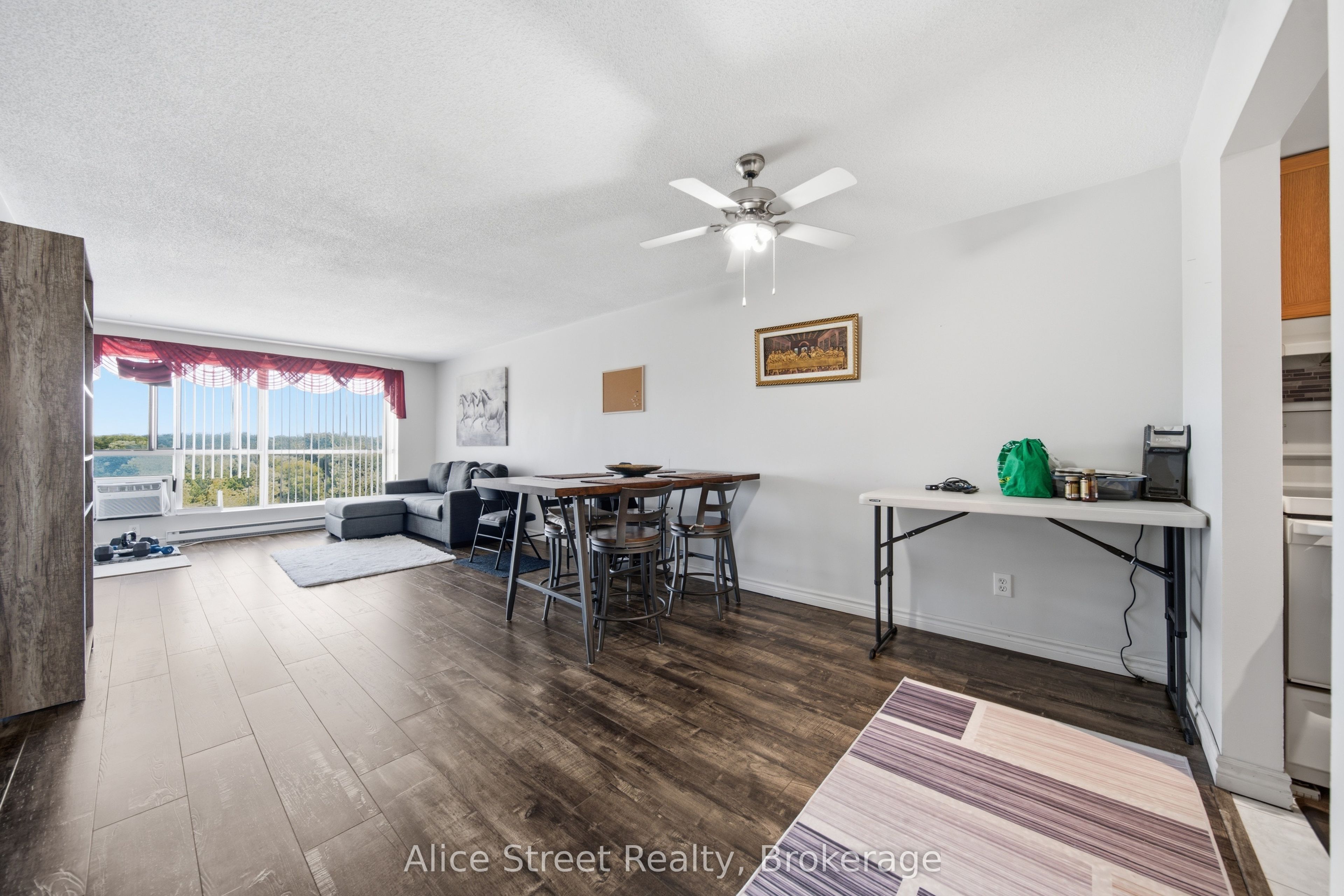 358 Waterloo Avenue 607 Property Photo 8