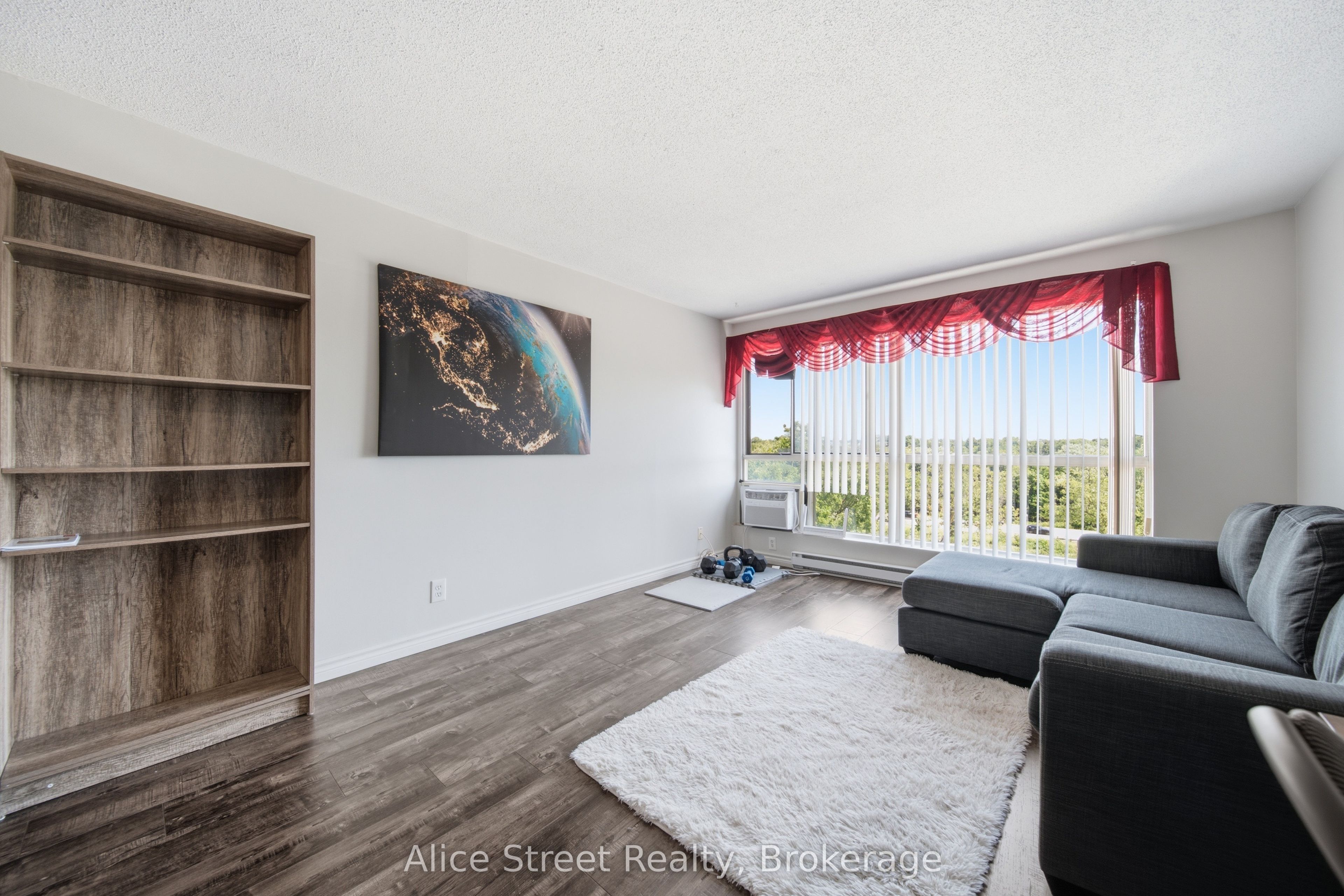 358 Waterloo Avenue 607 Property Photo 10