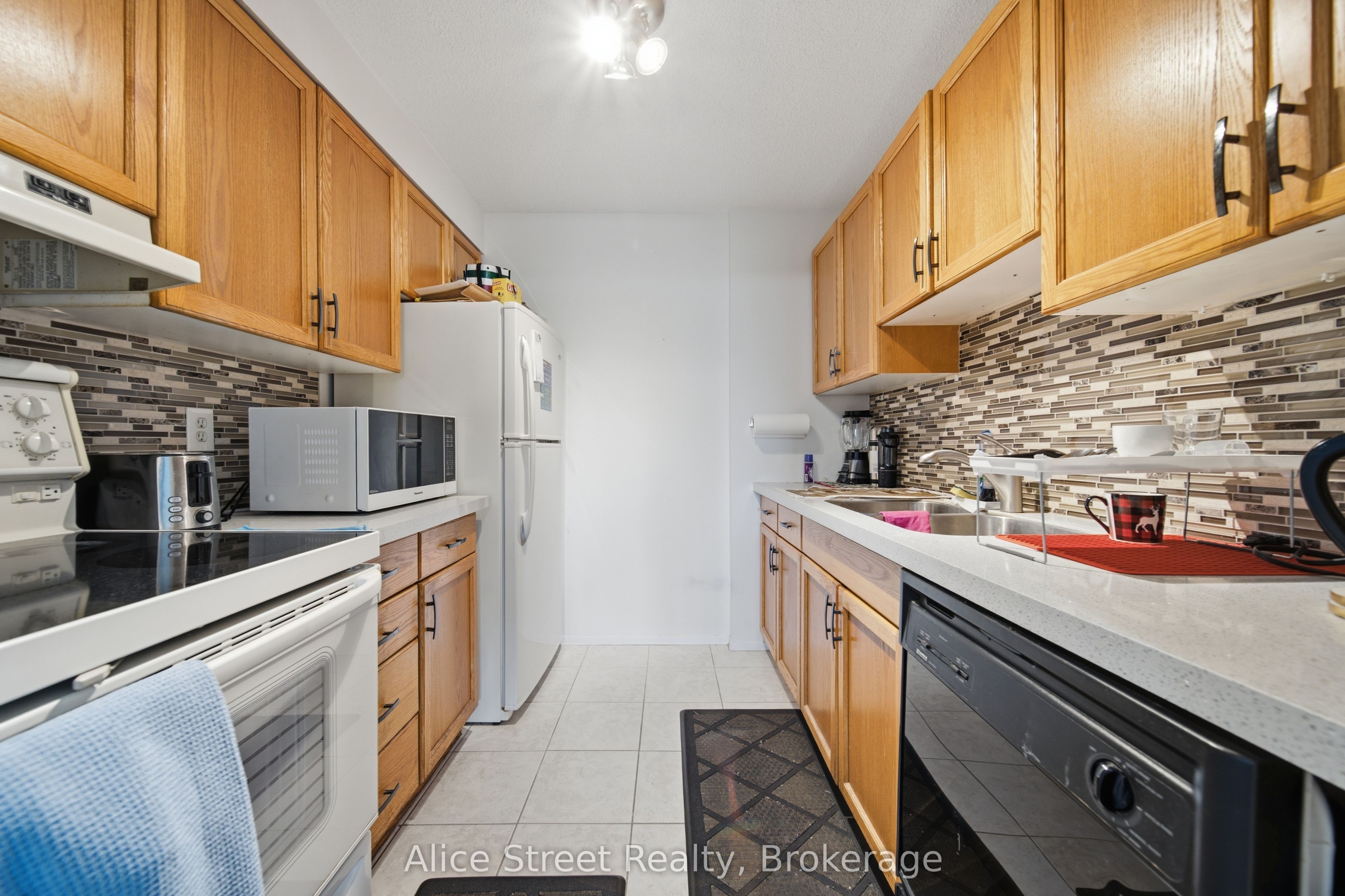 358 Waterloo Avenue 607 Property Photo 13