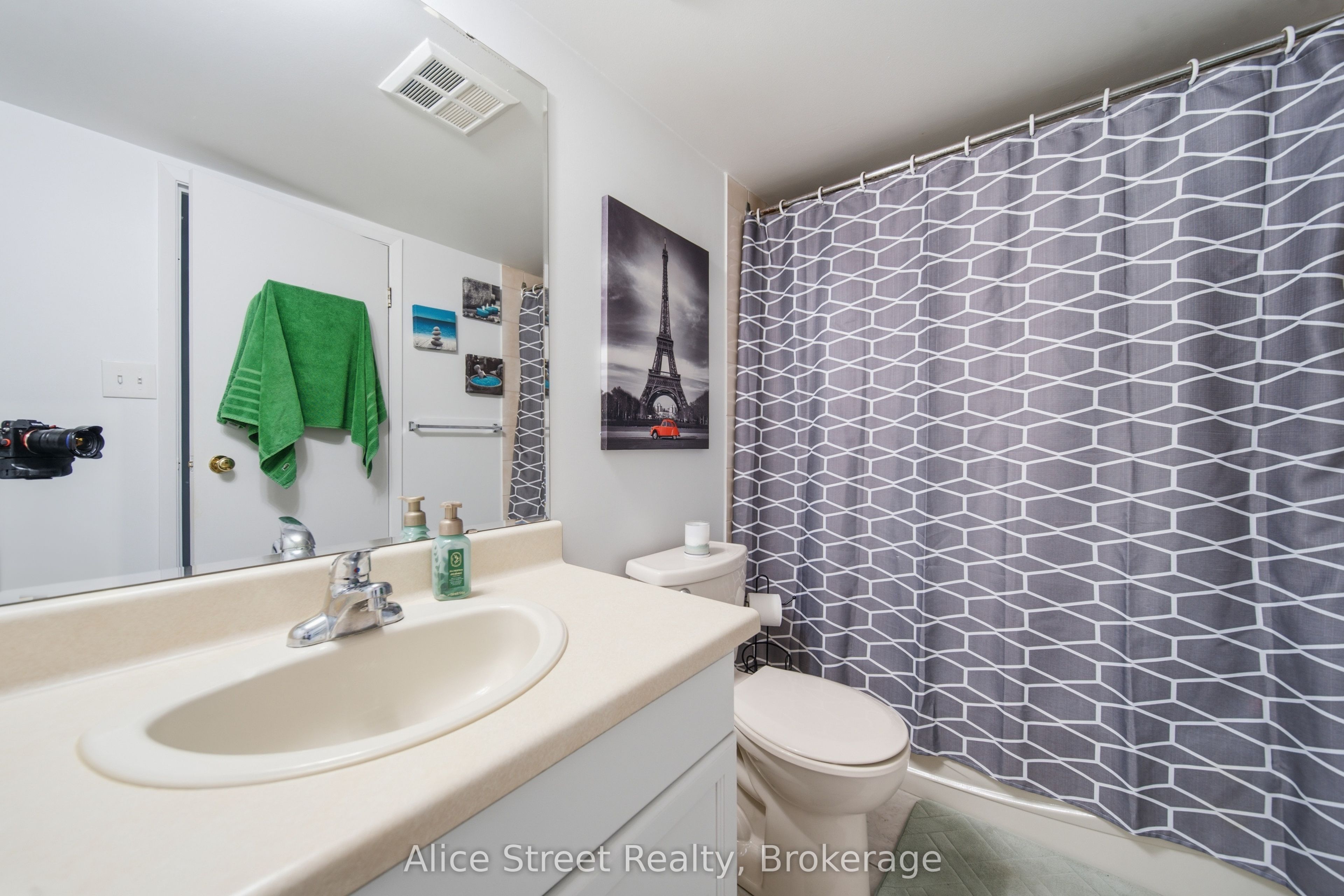 358 Waterloo Avenue 607 Property Photo 20