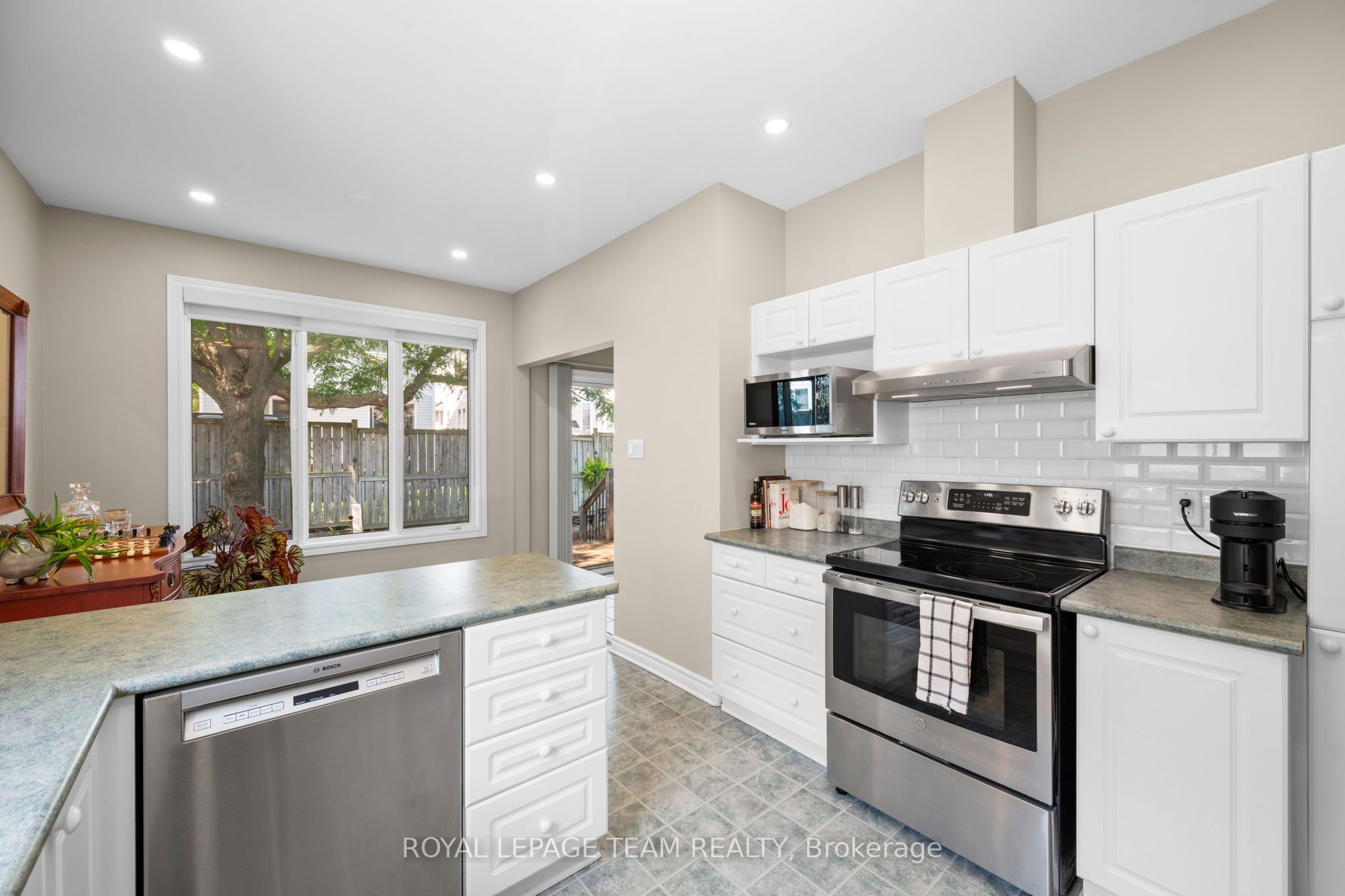 32 Trump Avenue Property Photo 19