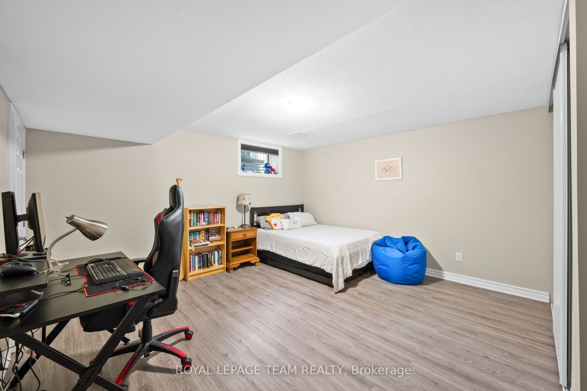 32 Trump Avenue Property Photo 35
