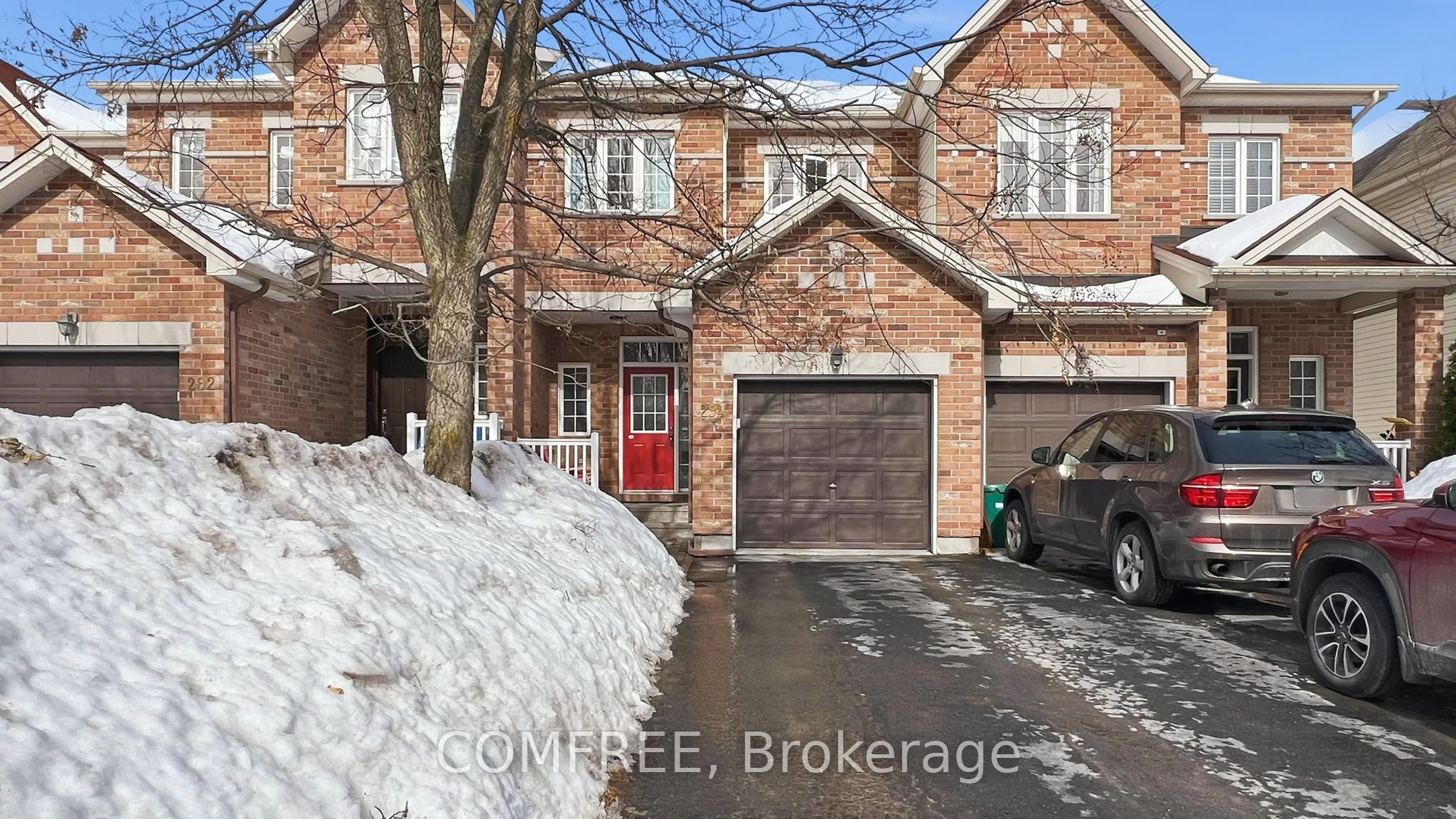 294 Waymark Crescent Property Photo 2