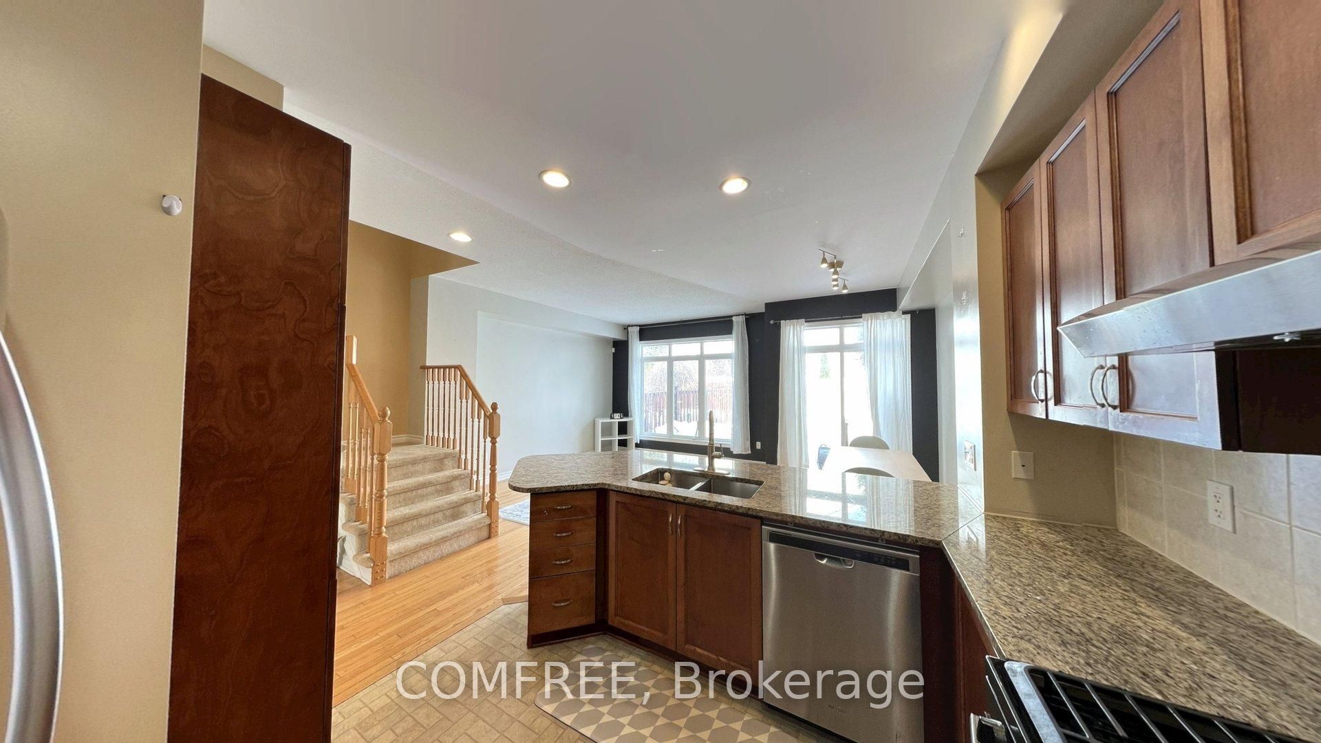 294 Waymark Crescent Property Photo 8