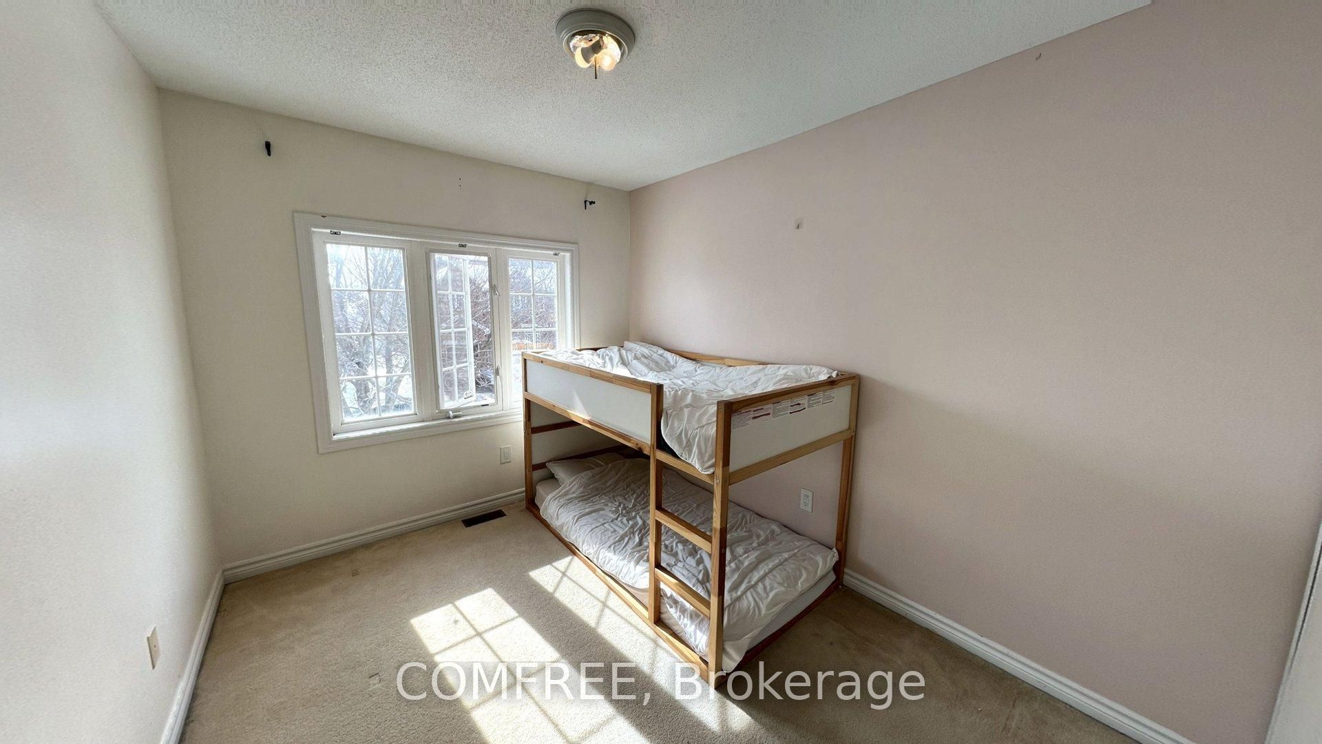 294 Waymark Crescent Property Photo 15