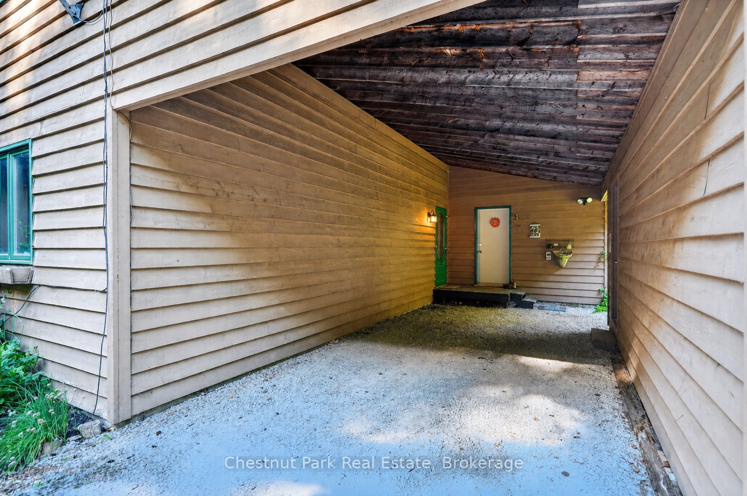 1212 Kirk Line E Property Photo 10