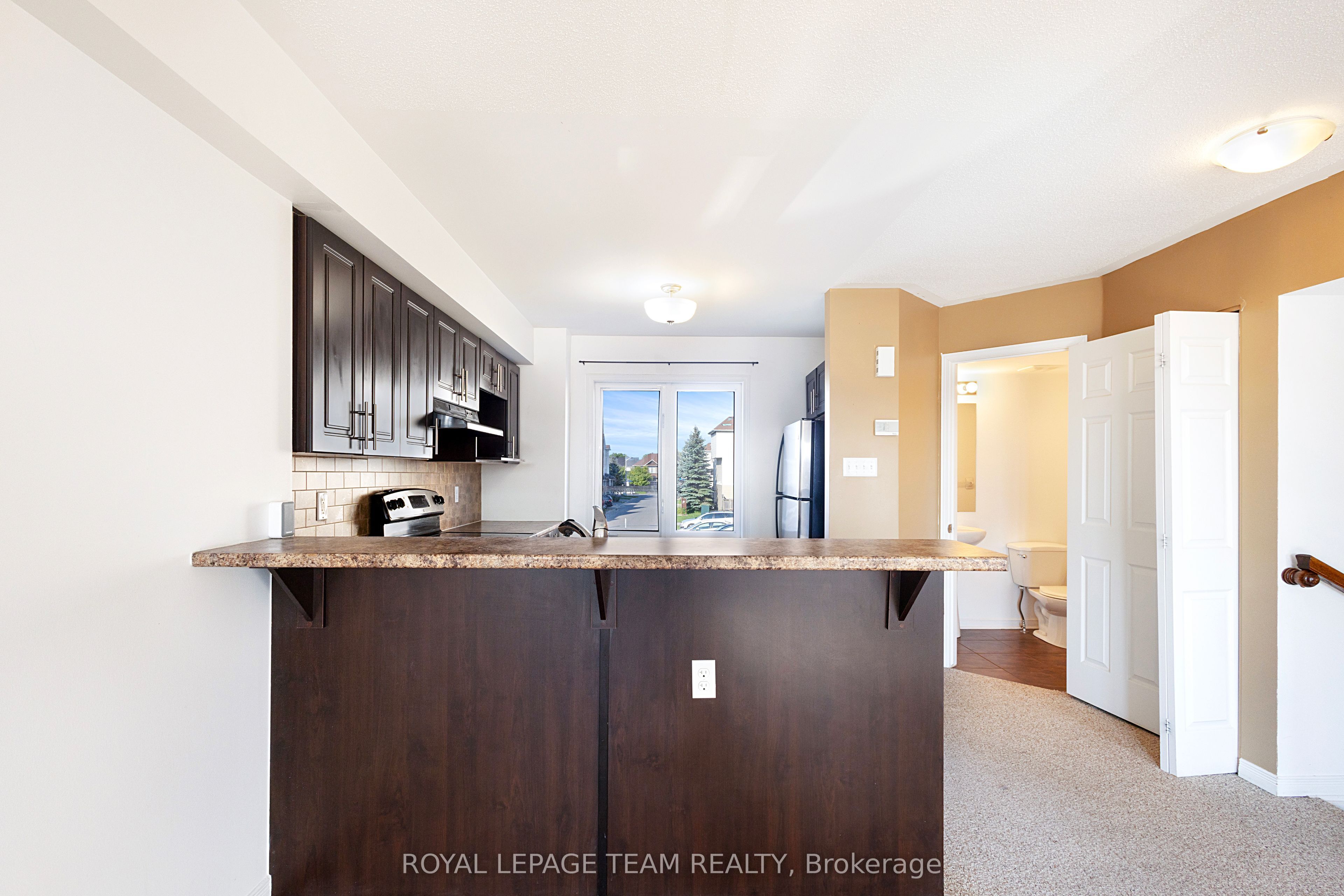 566 Simran Private Property Photo 7