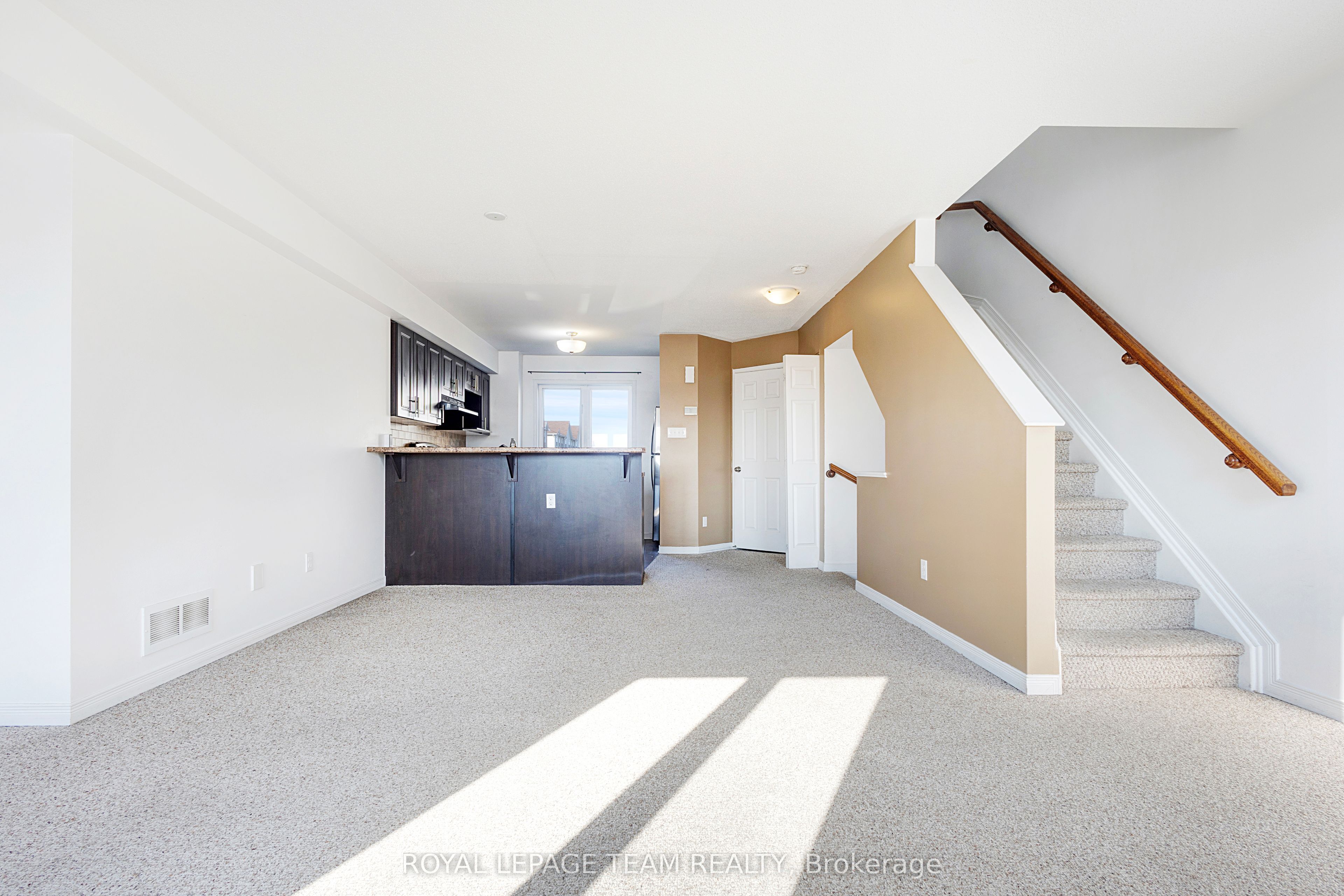 566 Simran Private Property Photo 10
