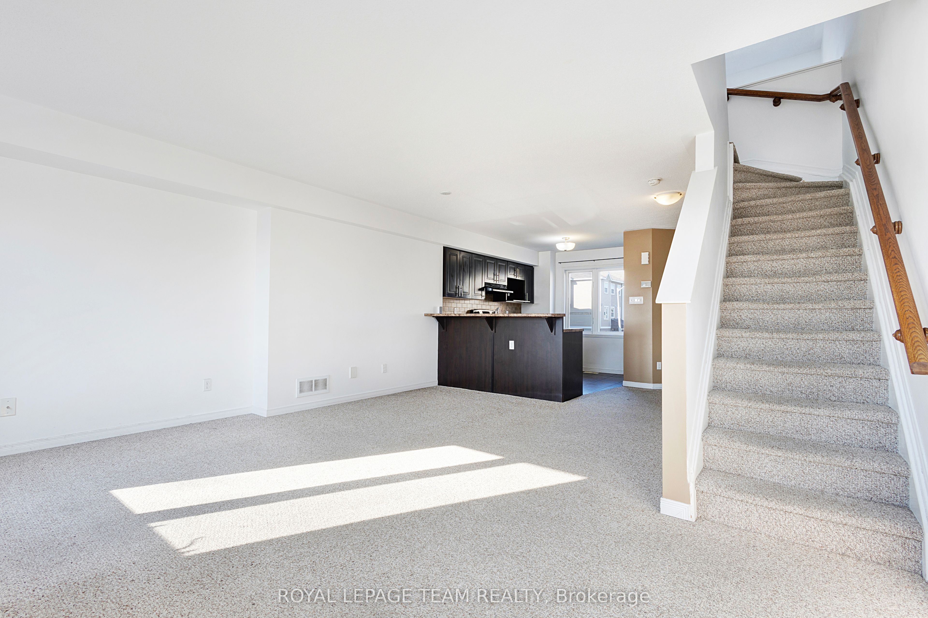 566 Simran Private Property Photo 12