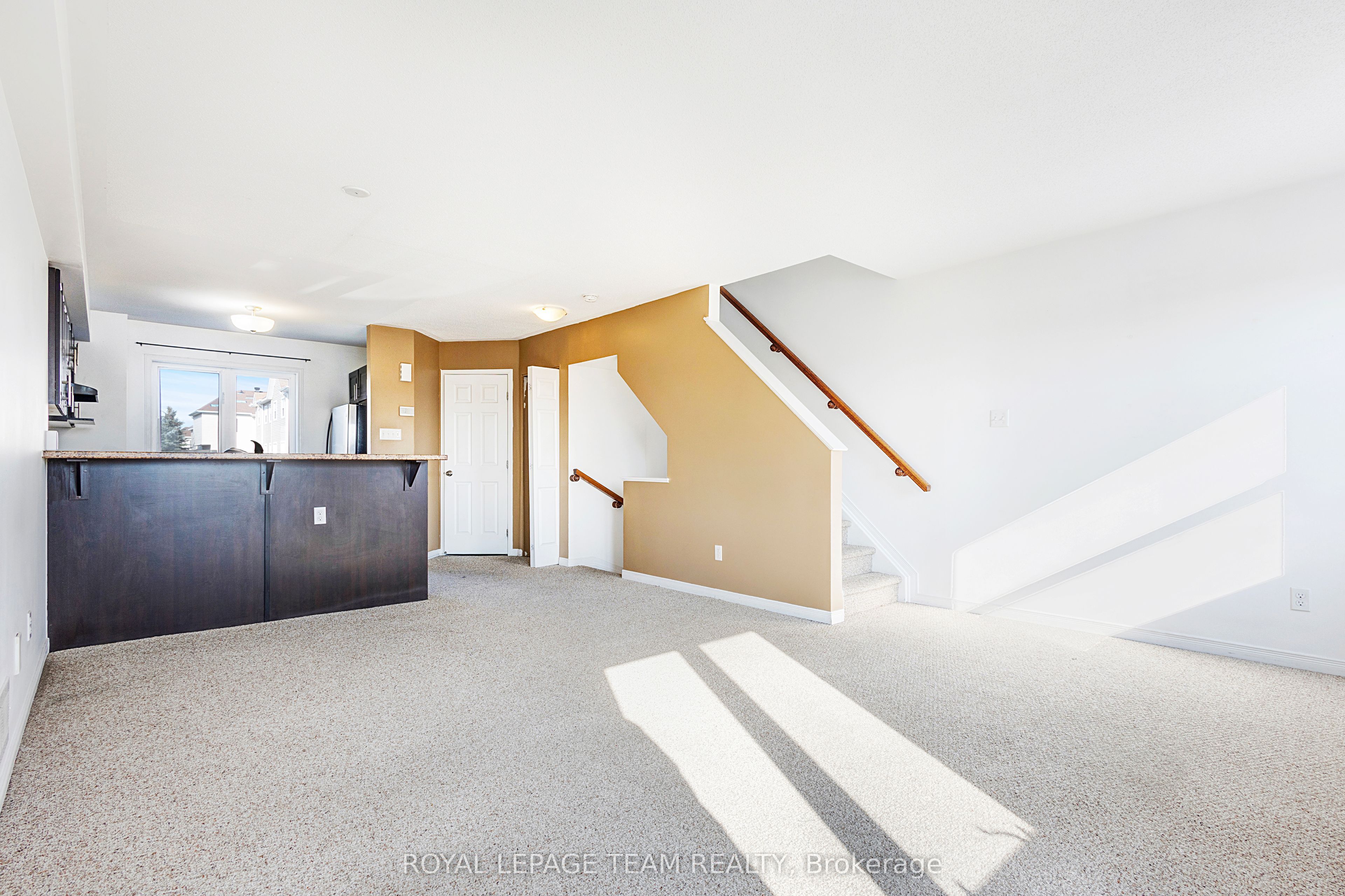 566 Simran Private Property Photo 14