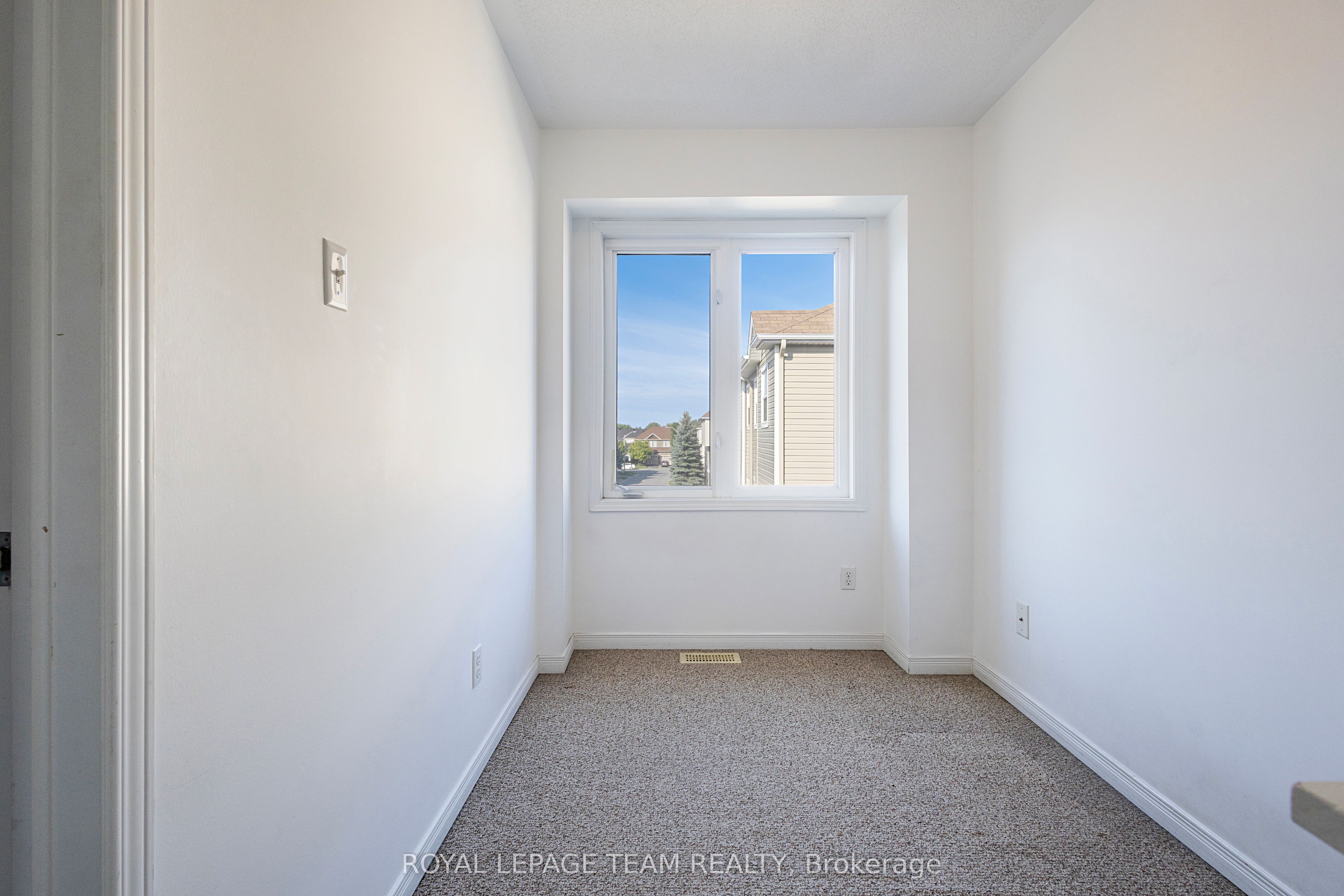566 Simran Private Property Photo 25