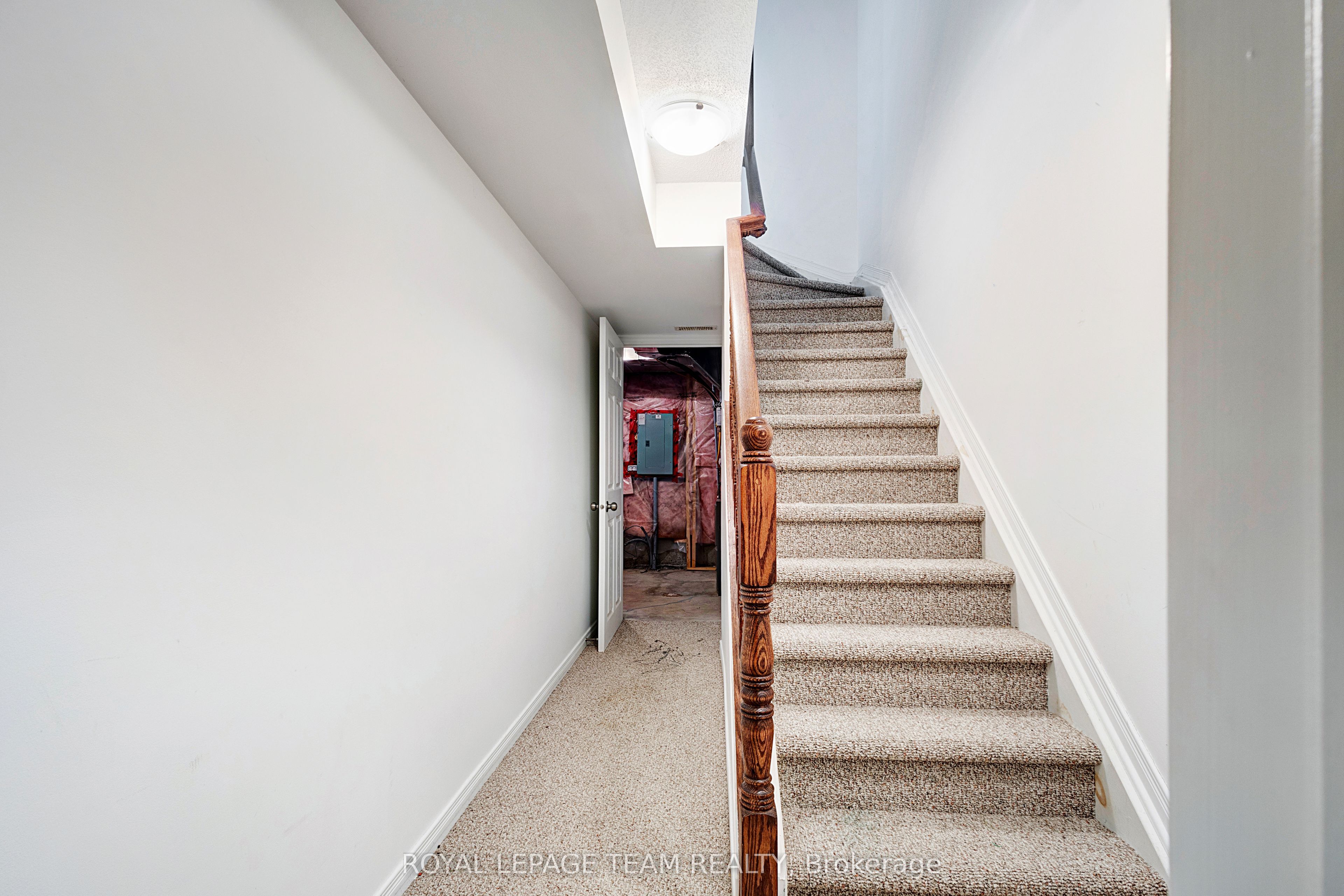 566 Simran Private Property Photo 30