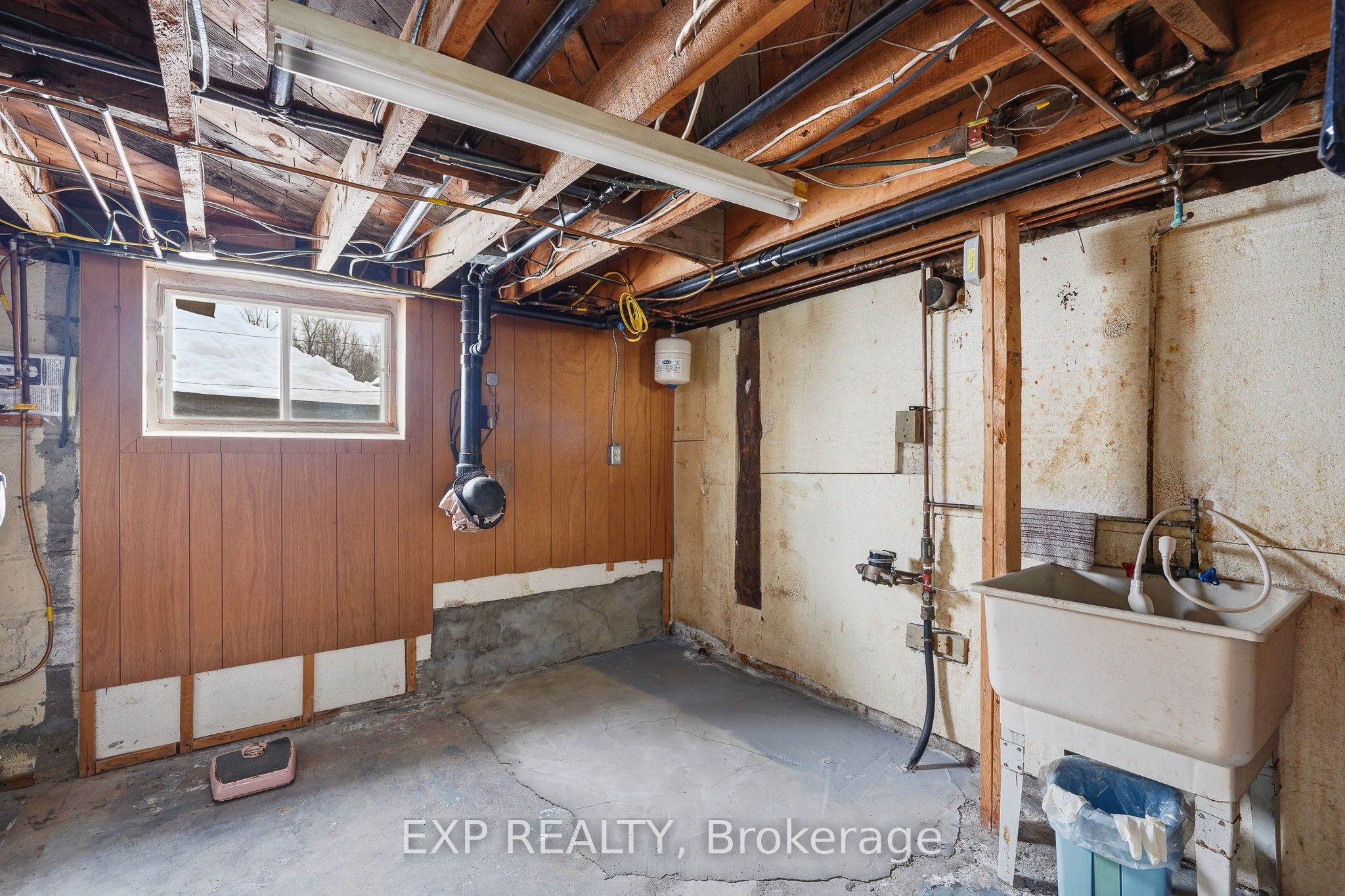 1776 Labonte Street Property Photo 28