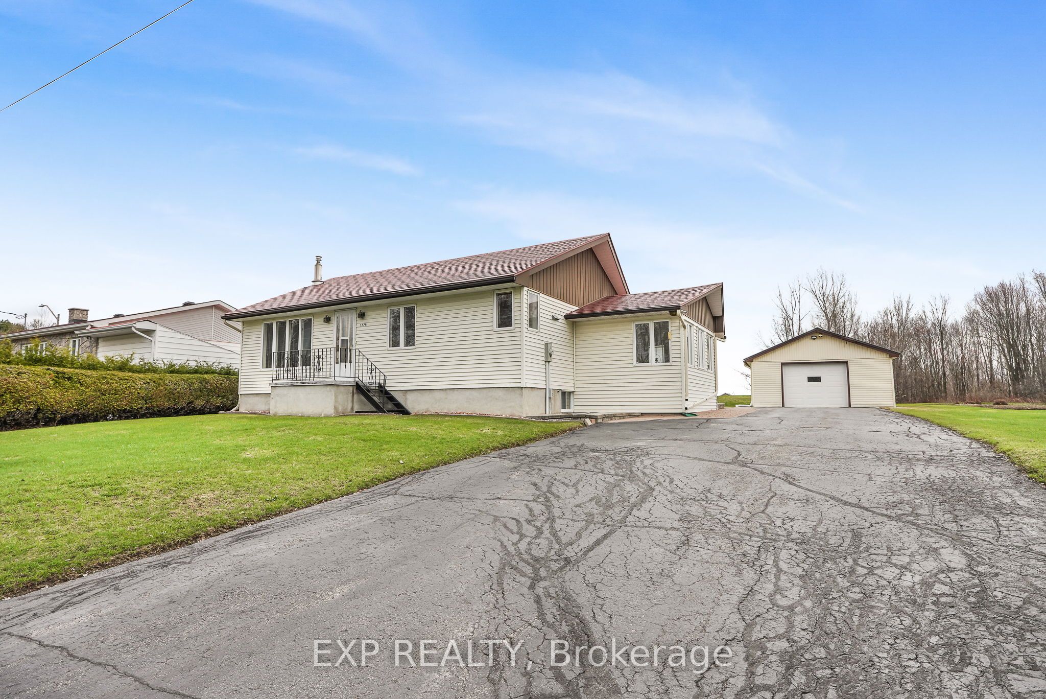 1776 Labonte Street Property Photo 34