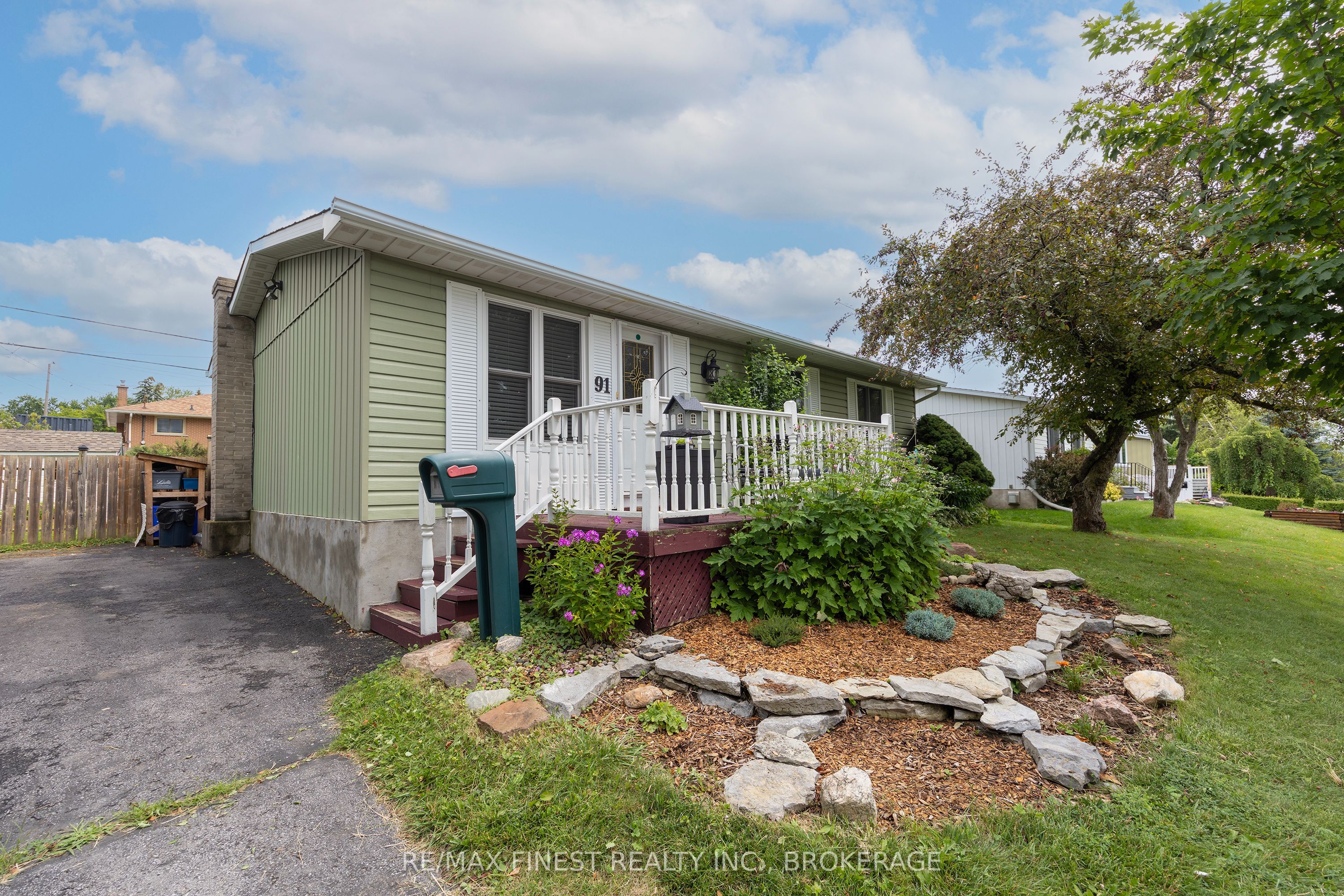 91 Cambridge Crescent Property Photo 4