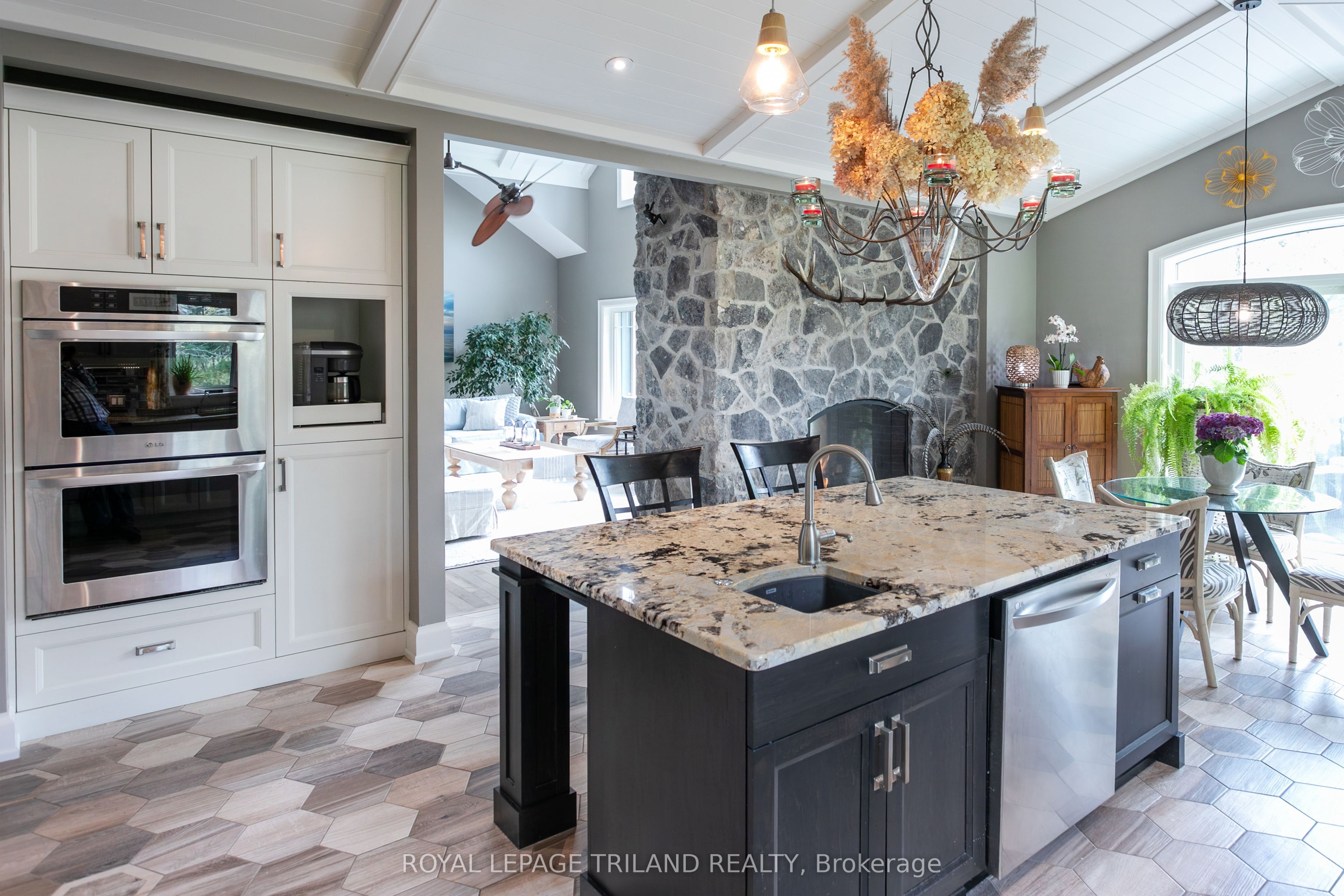 6480 Toll Gate Road Property Photo 11