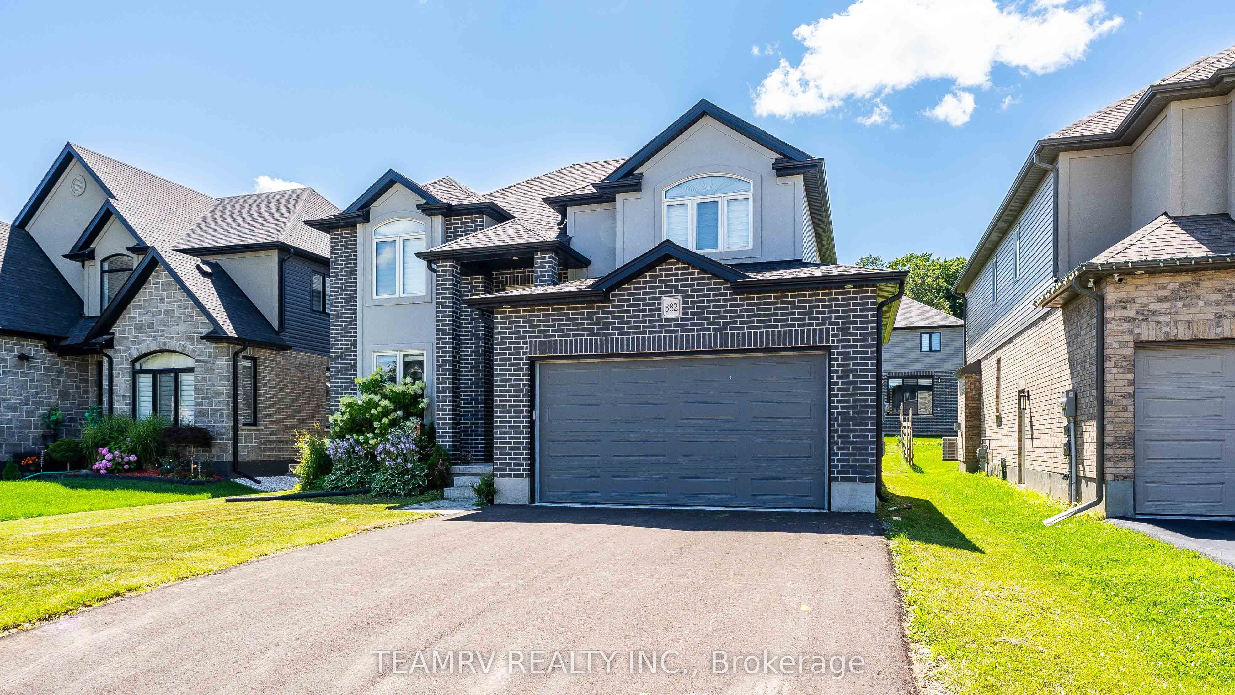 382 Masters Drive Property Photo 3