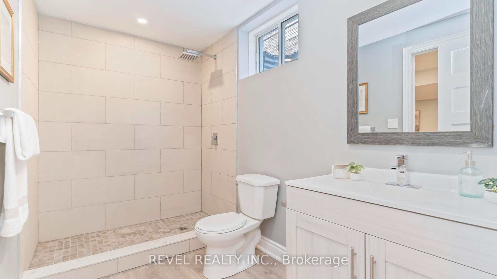 857 Cresthaven Crescent Property Photo 36