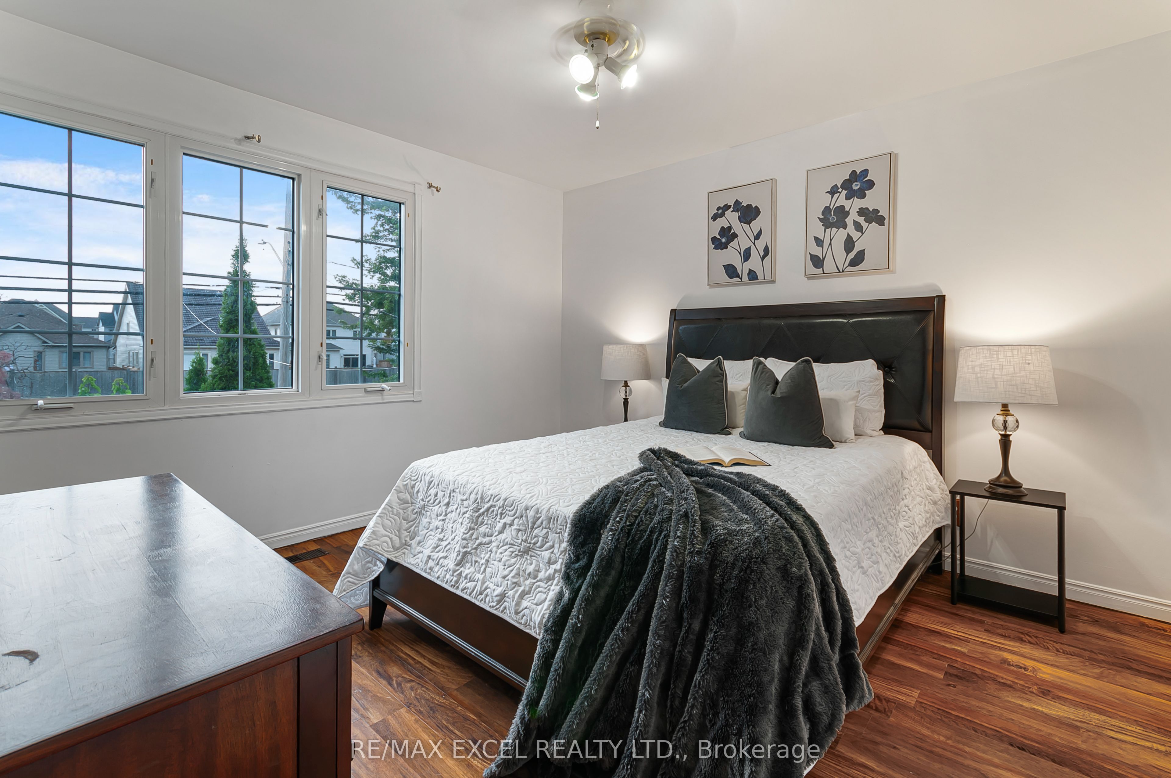 218 Angeline Street N Property Photo 15