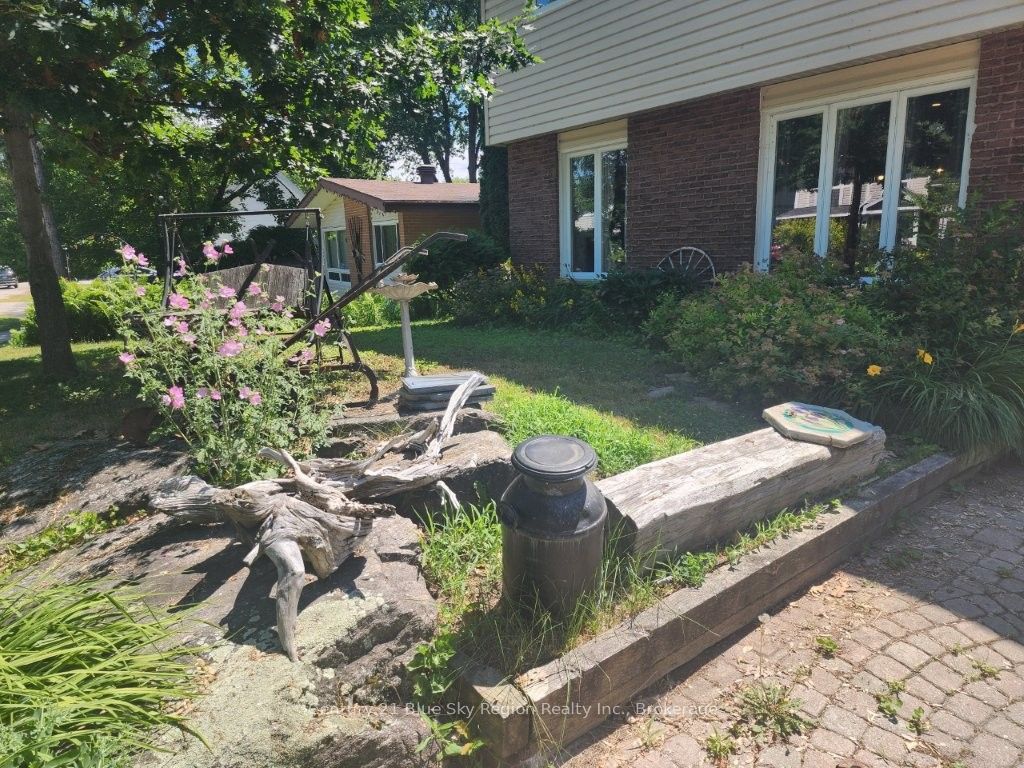 14 Birch Street Property Photo 2