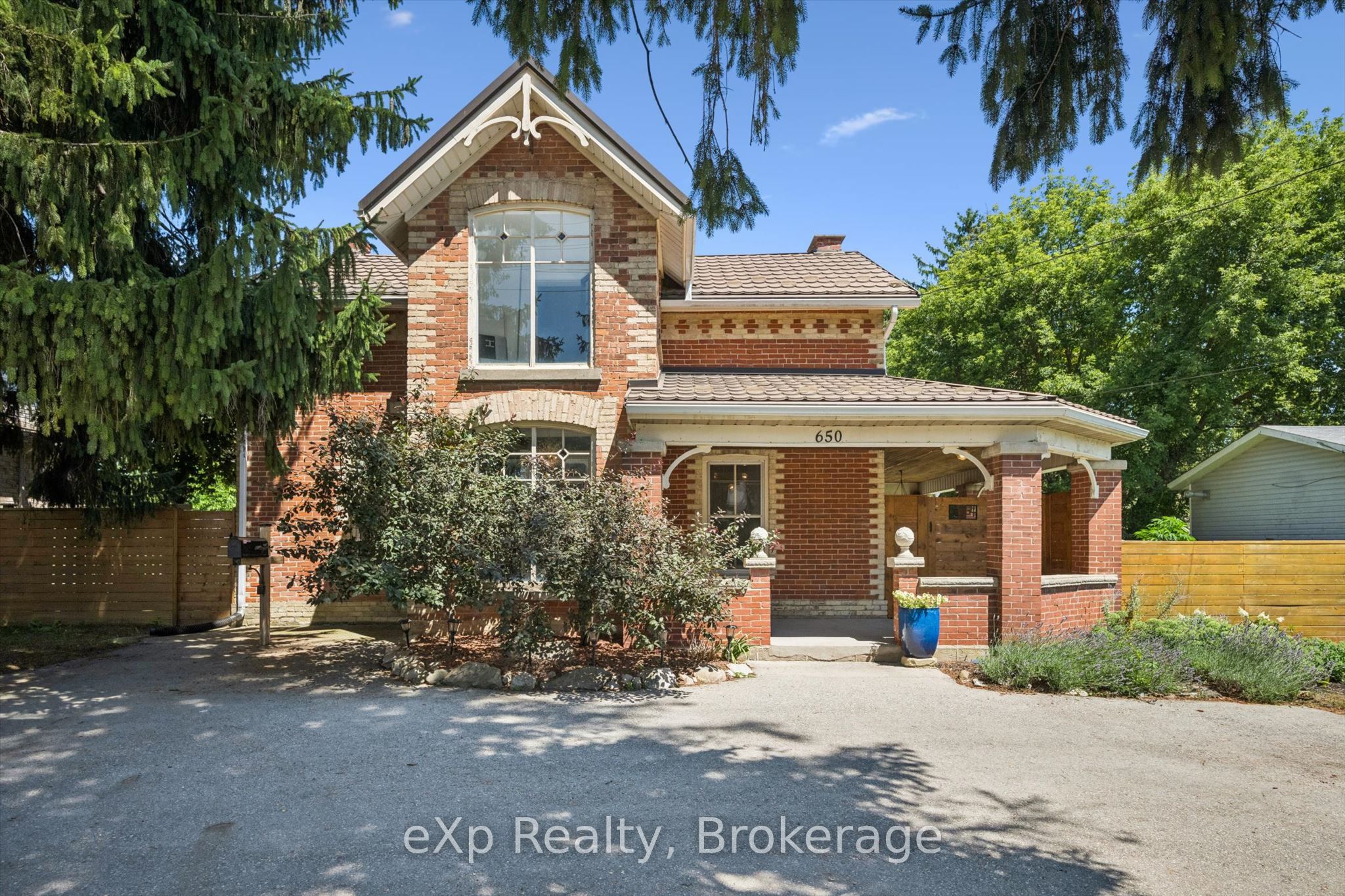 650 St David St Property Photo 1