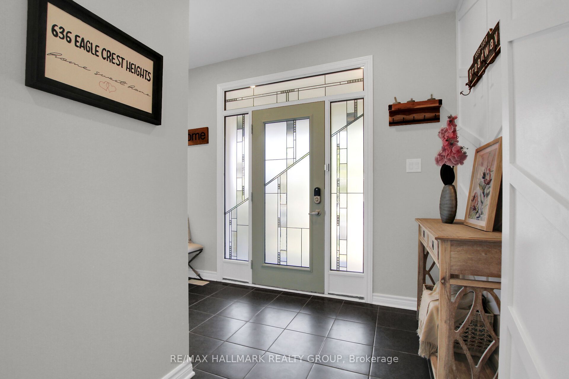 636 Eagle Crest Heights Property Photo 4