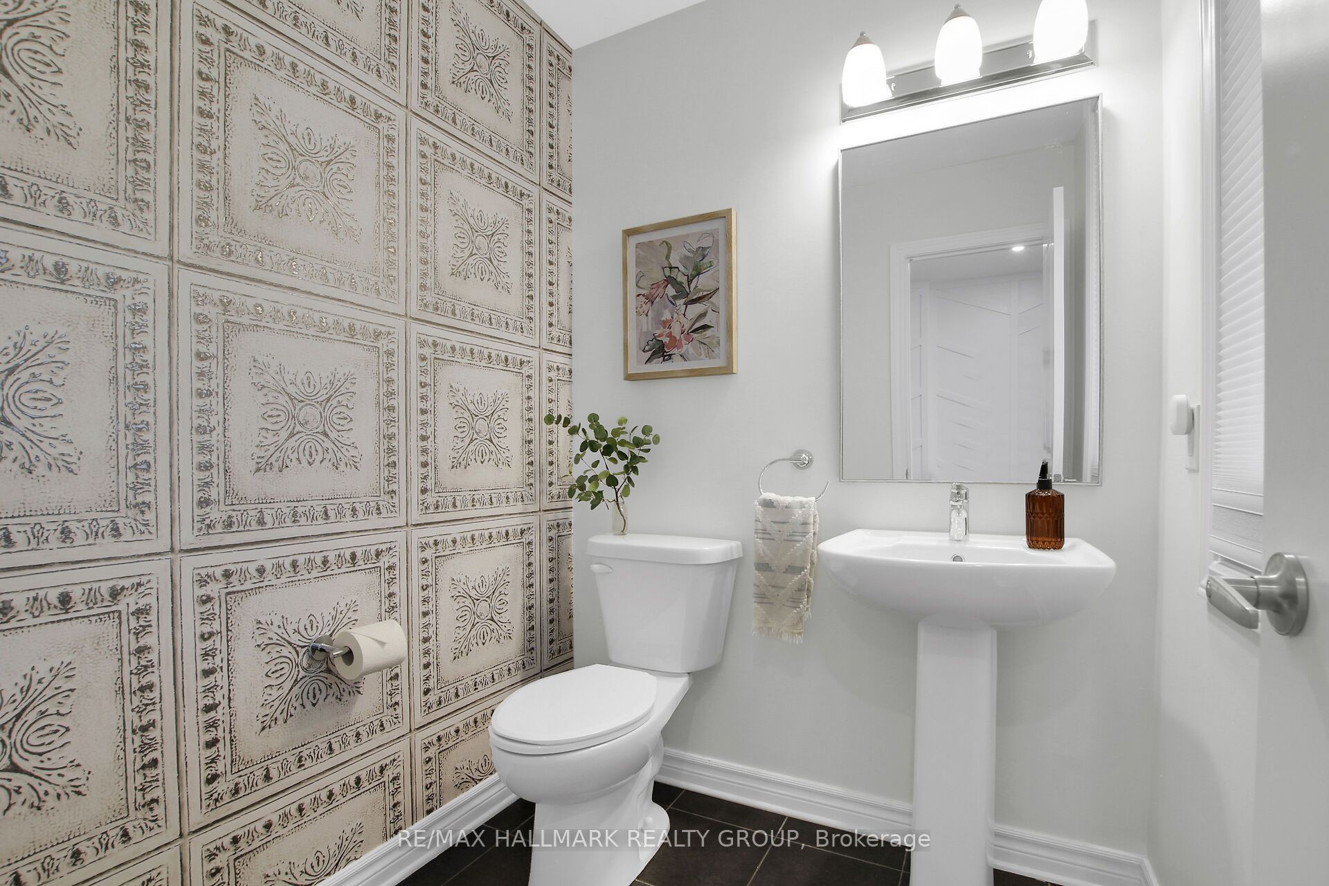 636 Eagle Crest Heights Property Photo 6