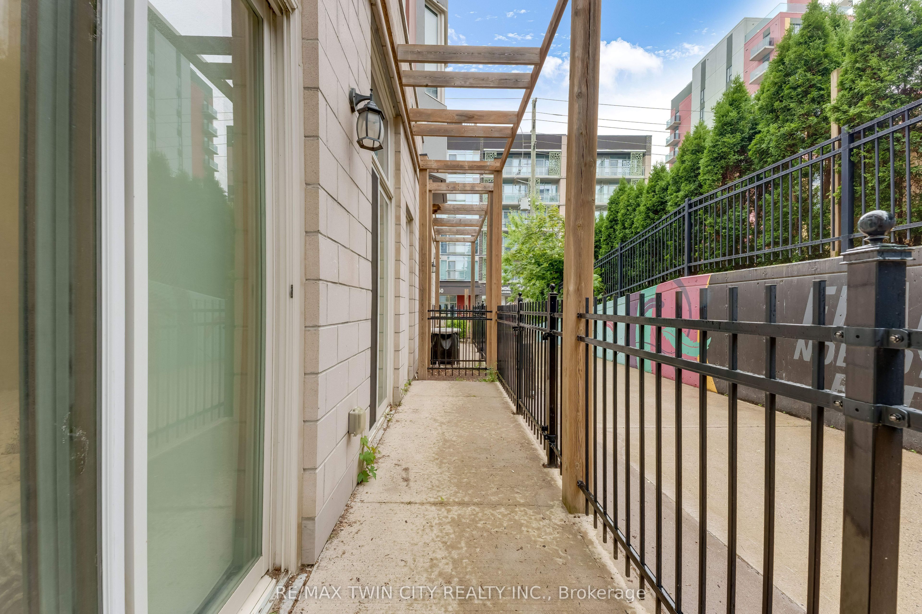 253 Albert Street 103 Property Photo 23
