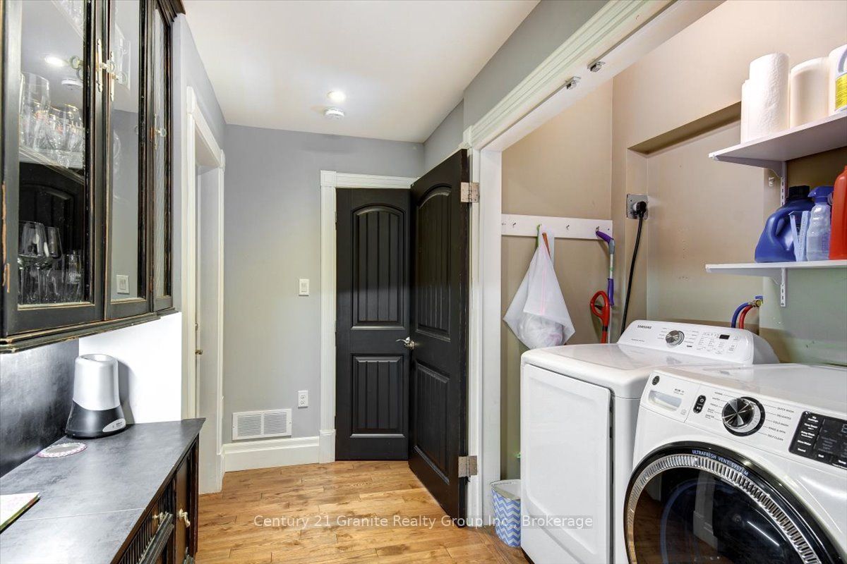 41 Maple Street Property Photo 18