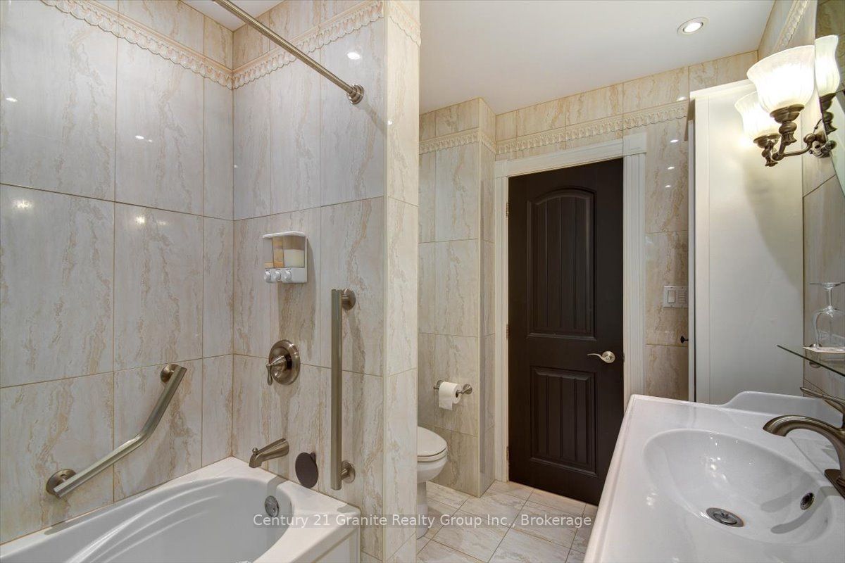 41 Maple Street Property Photo 22