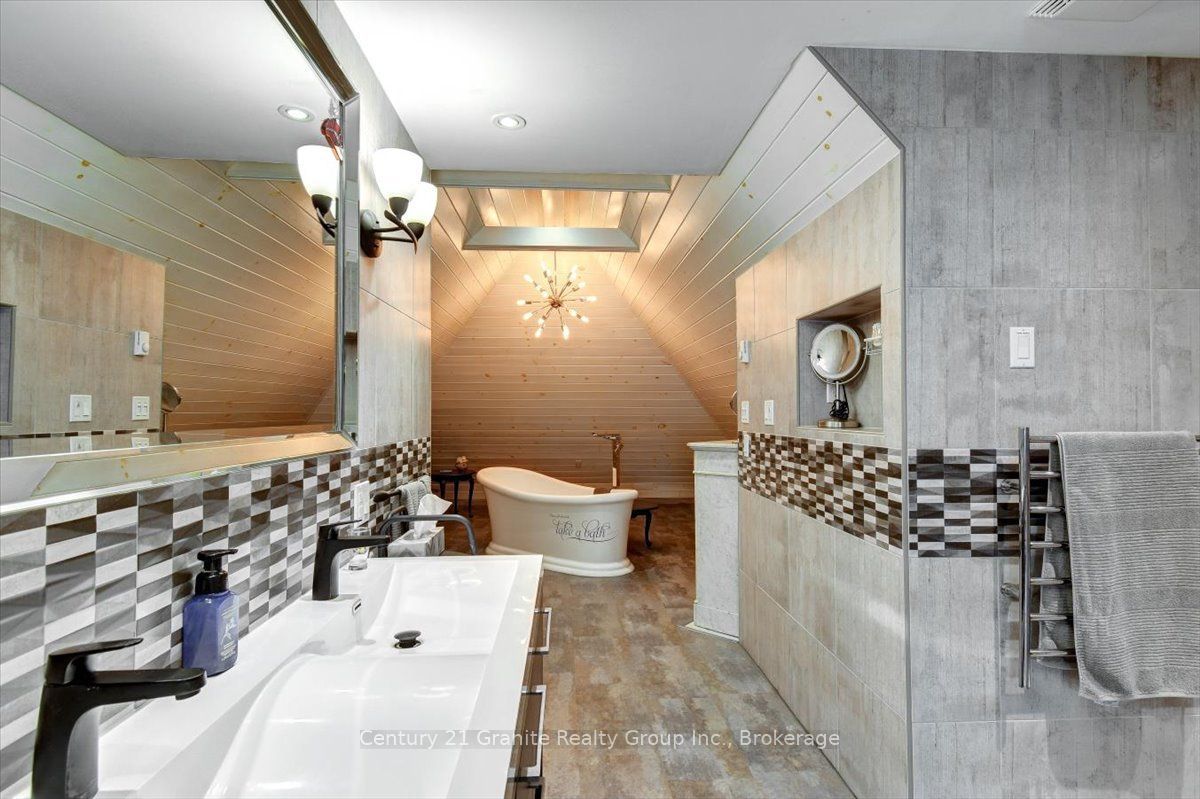 41 Maple Street Property Photo 31