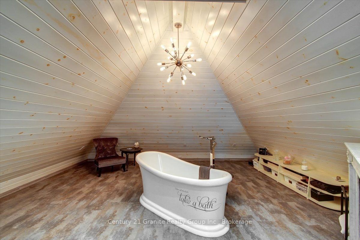 41 Maple Street Property Photo 32