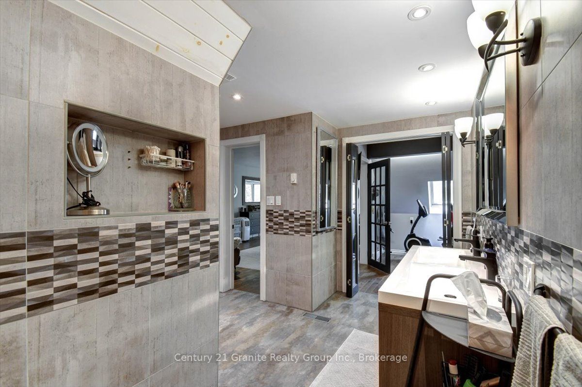 41 Maple Street Property Photo 34